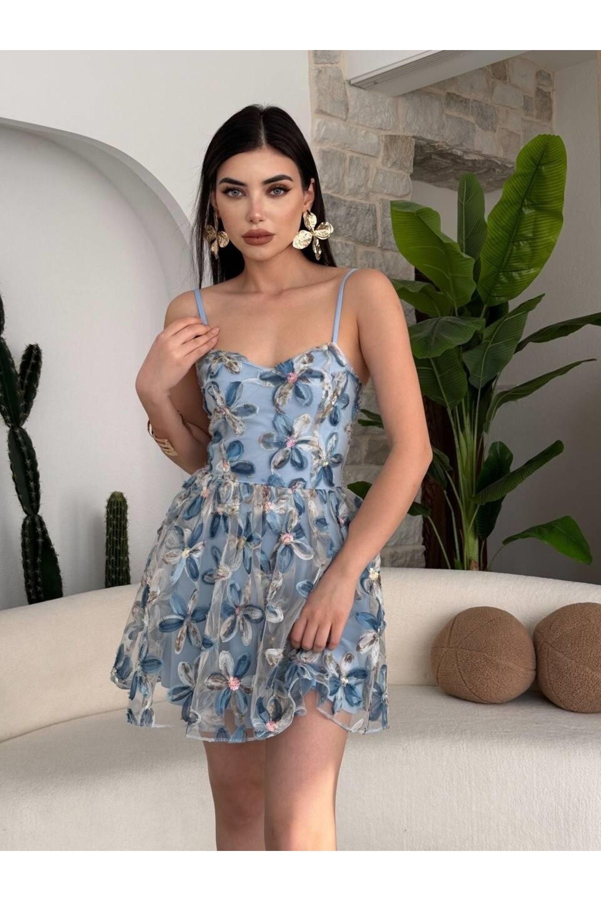 Aura 7 Collection Kadın Giyim Moca Çiçek İşlemeli ve İp Askılı Mini Elbise