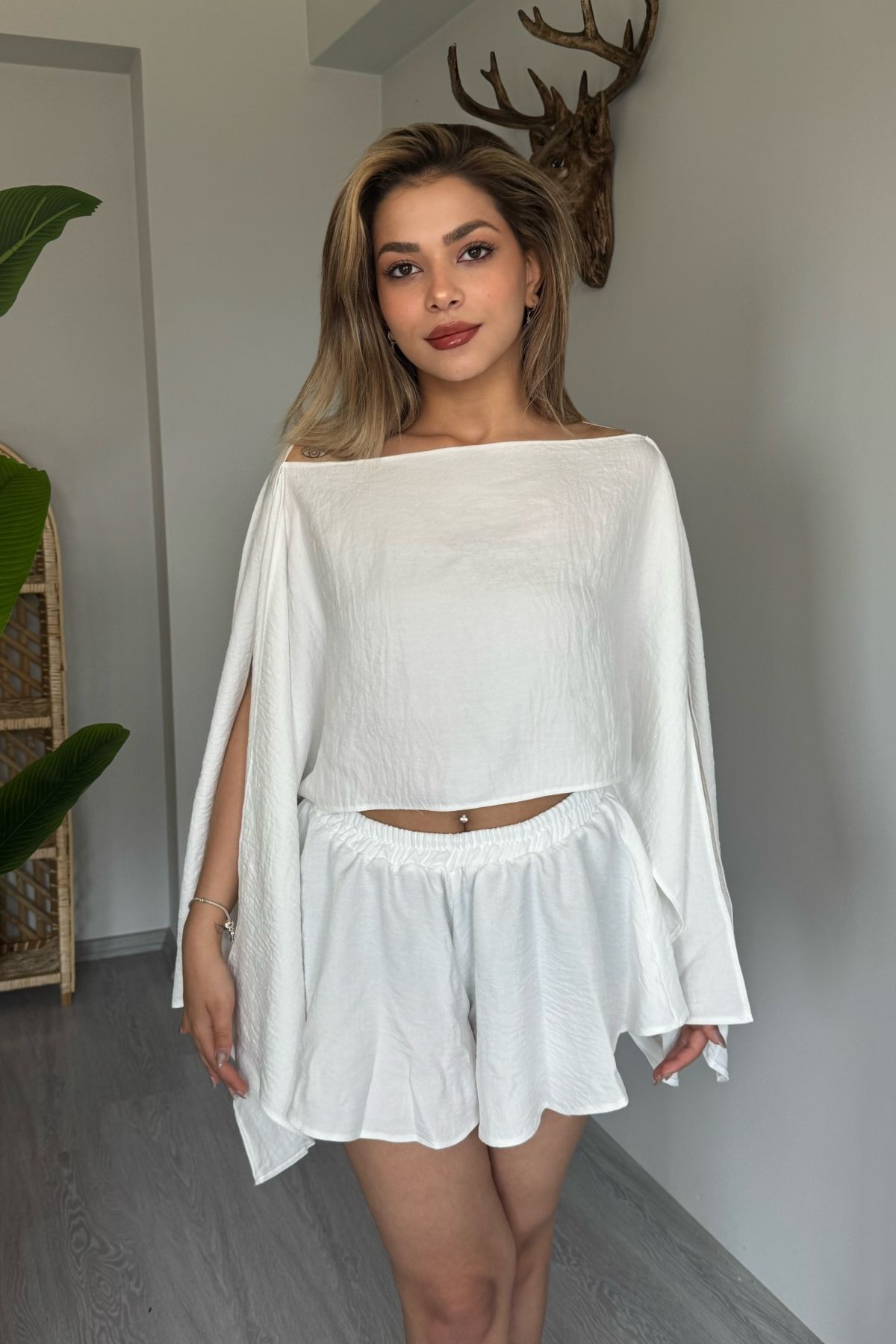 World Fashion Trends NV8017 Farklı Şekillere Dönüşen Şort Takım