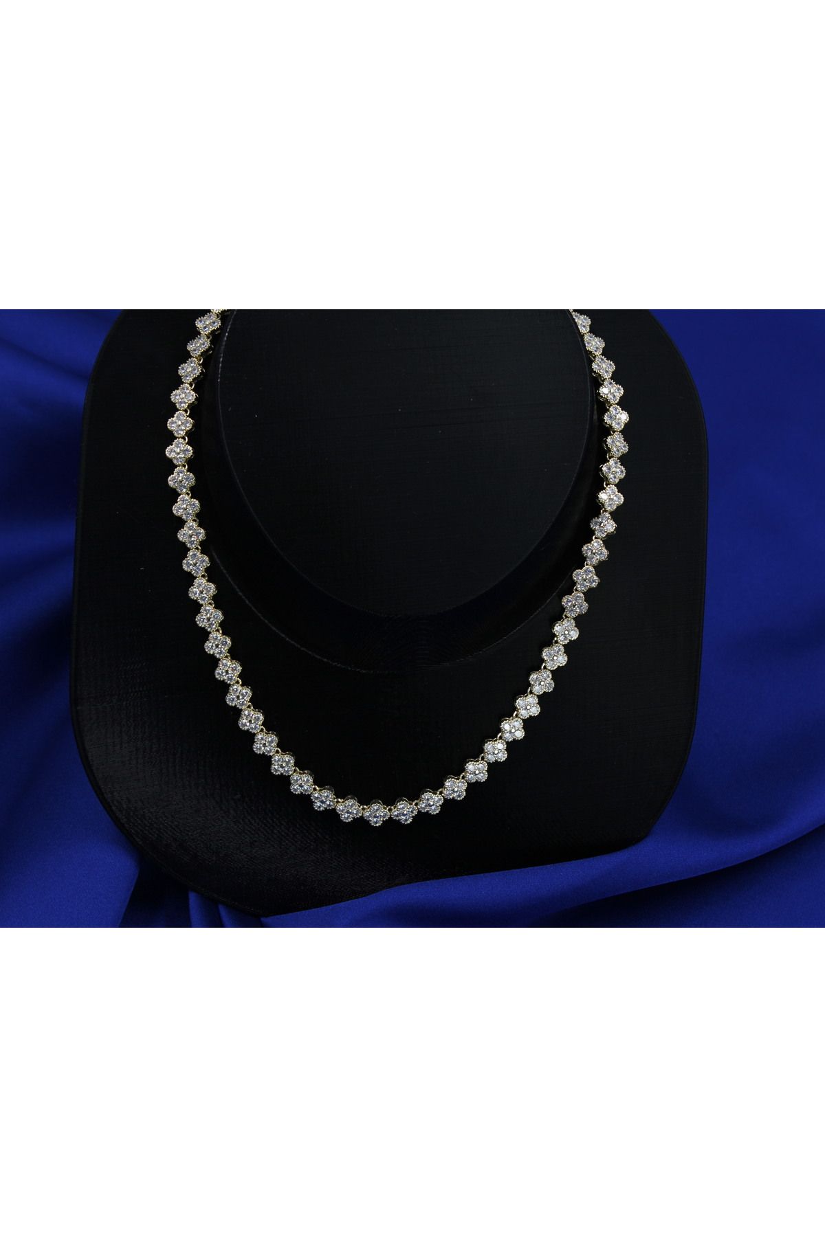 Store Çiçek Motifli Taşlı Kolye 45cm