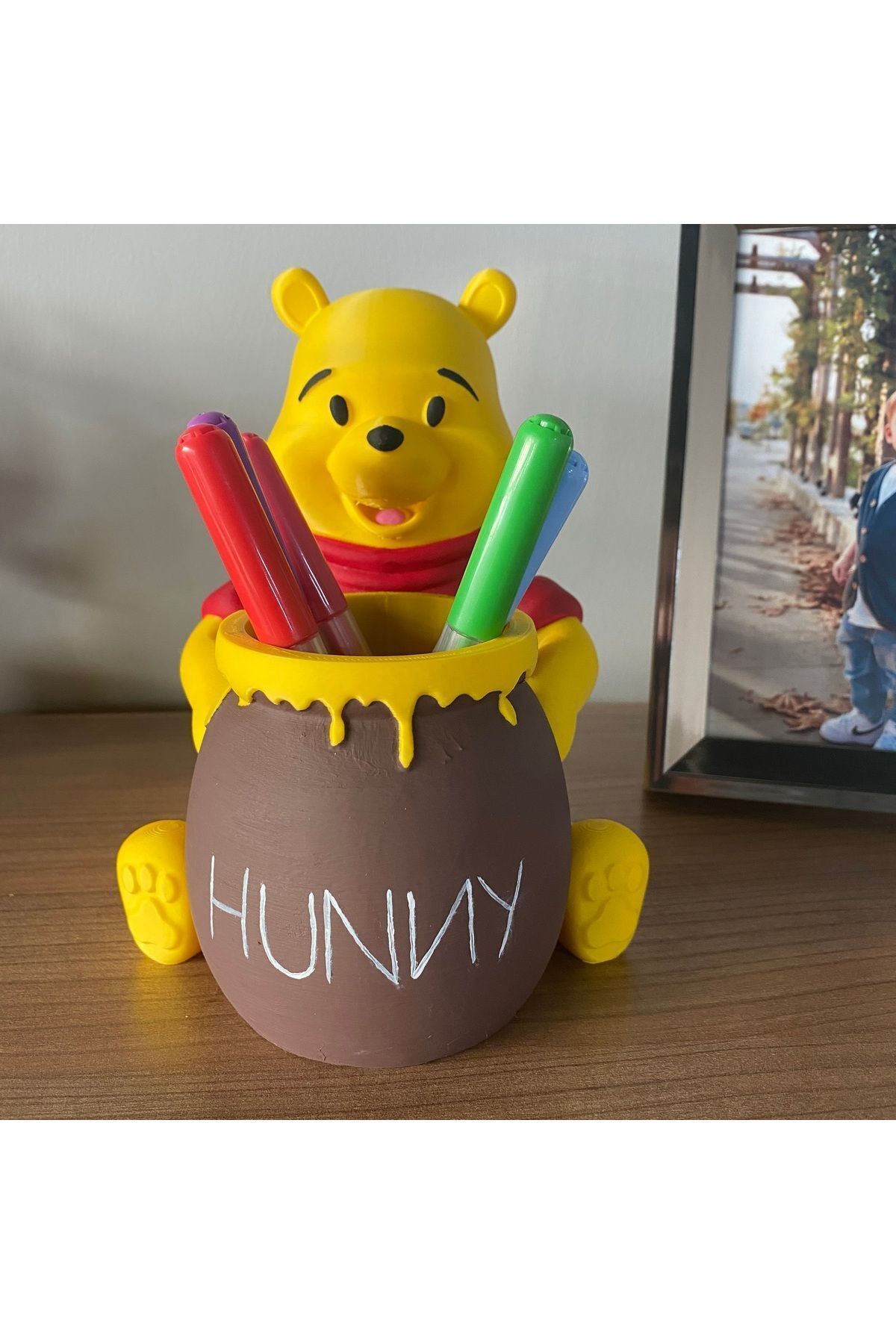 SerenityHaven Sevimli Ayı Şekerlik Kalemlik Makyaj Kutusu Sunumluk Dekoratif Obje Winnie The Pooh El Boyaması 18c