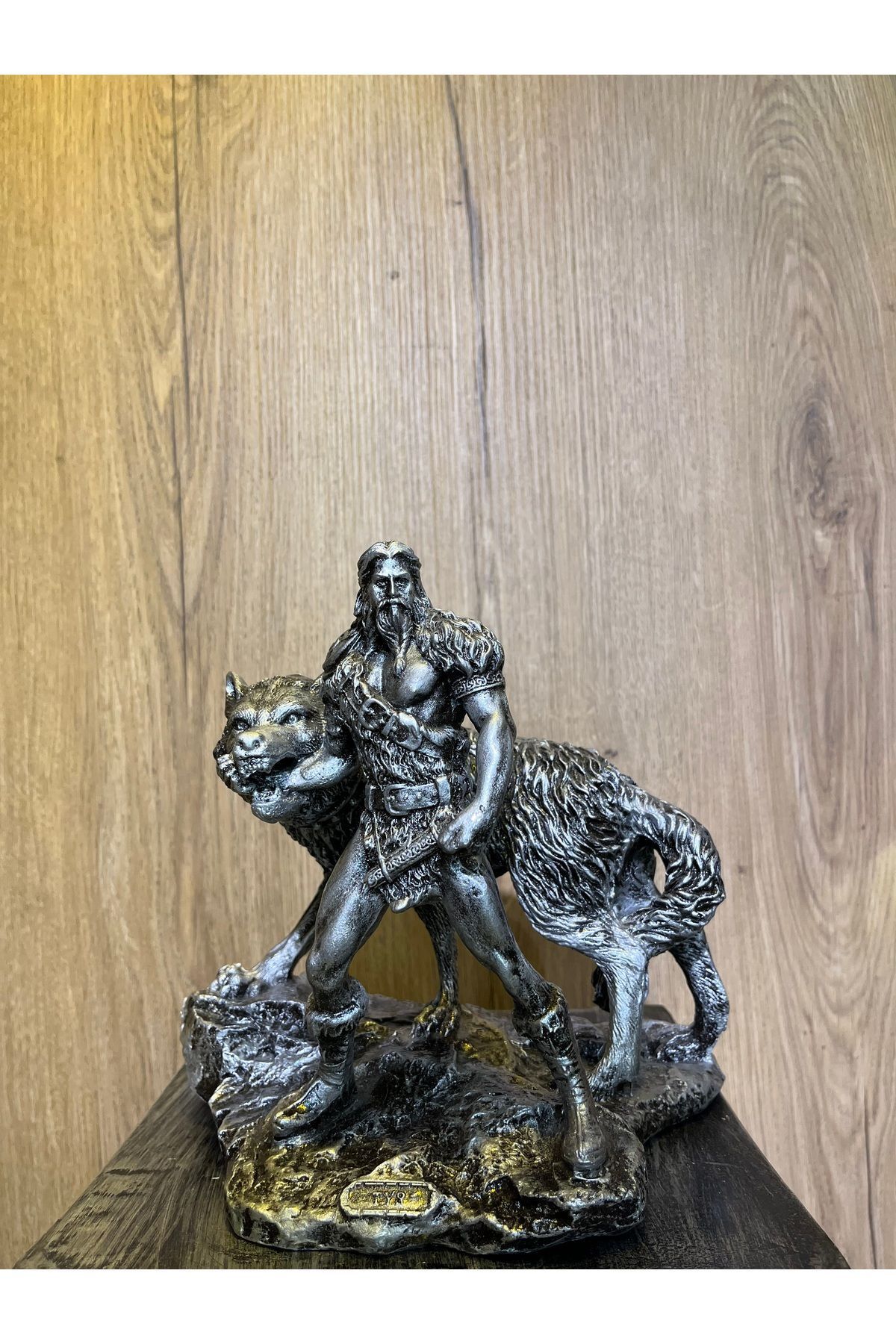 SerenityHaven Tyr Heykel Biblo 26 cm