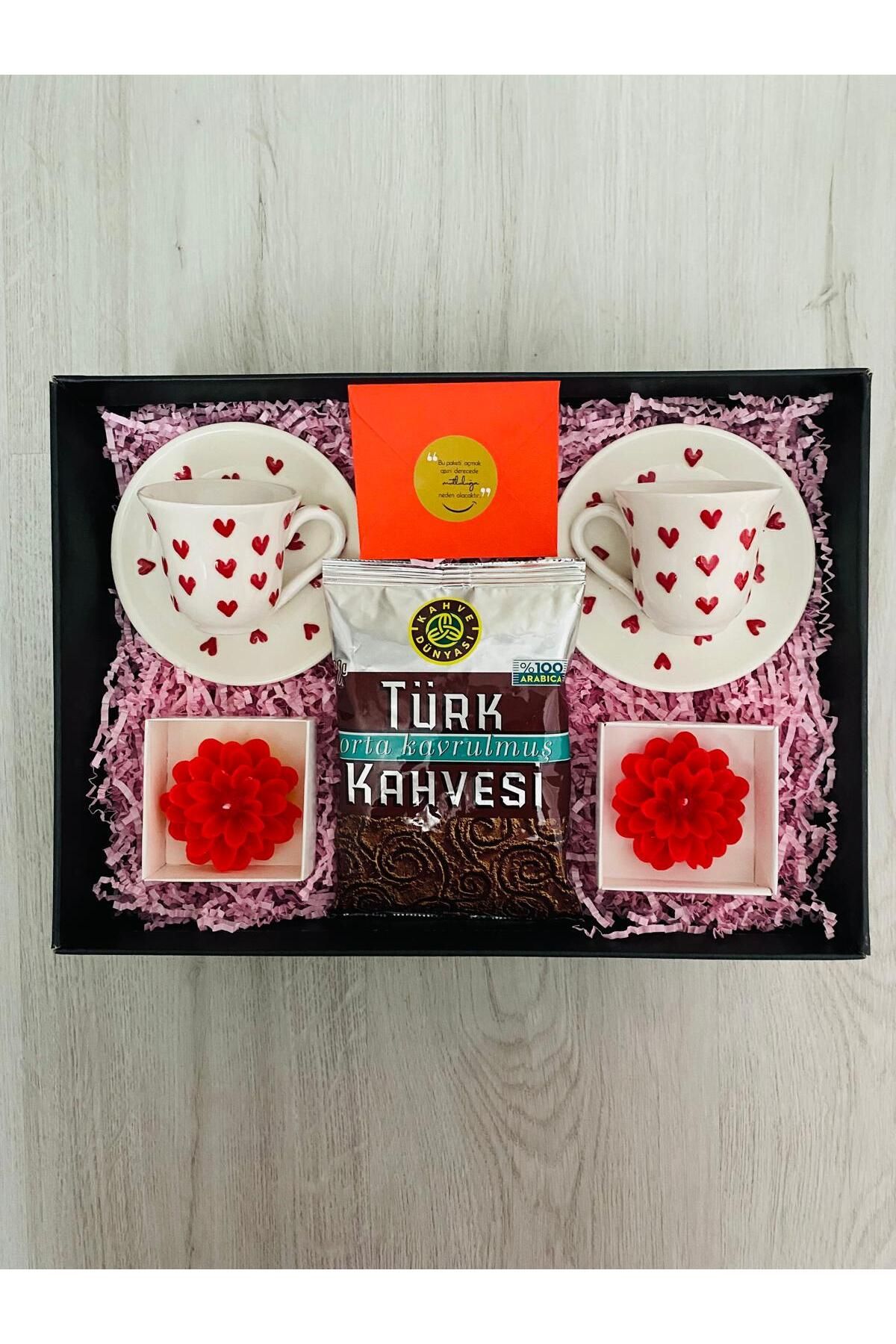 hediport 2 Adet Kalp Desenli Fincan Bardak - 2 Adet Fincan Tabağı - 2 Adet Gül Mum - Kahve - Notunuz
