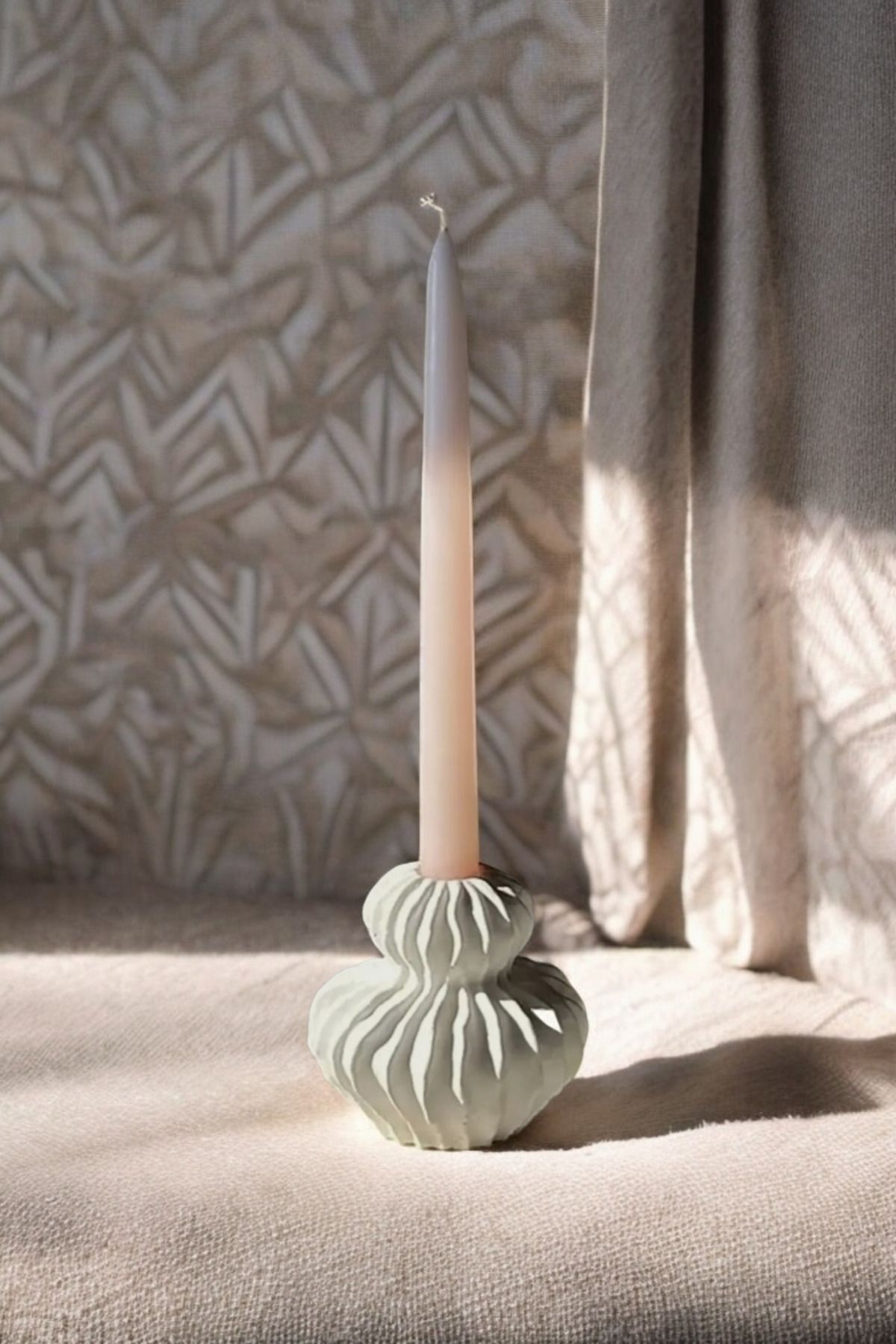 SerenityHaven Kıvrımlı Dekoratif Beton Șamdanlık, Mumluk