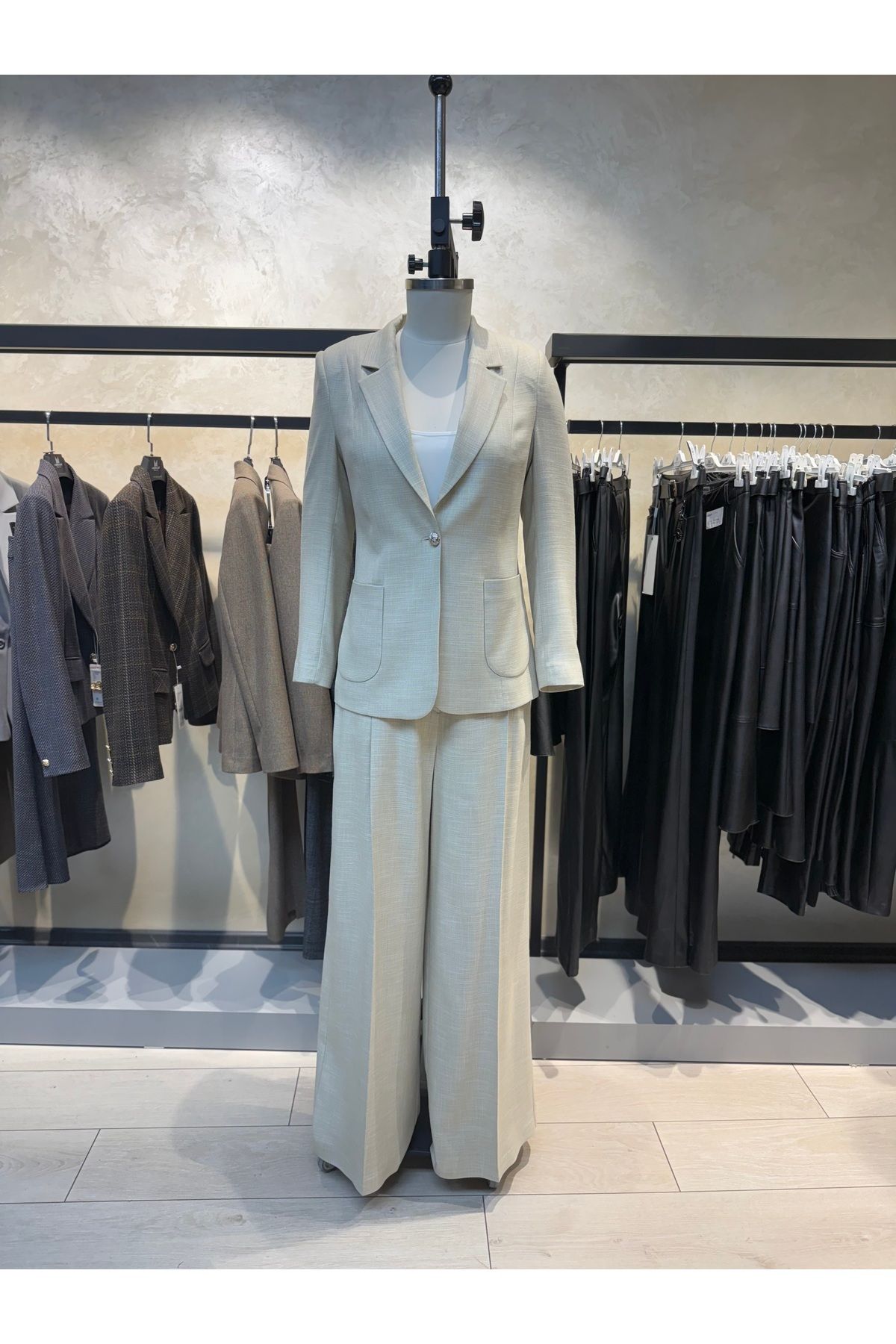 Merkür Ekru Renk Kadın Lüks Takım – Geniş Paçalı Pantolon & Blazer Ceket