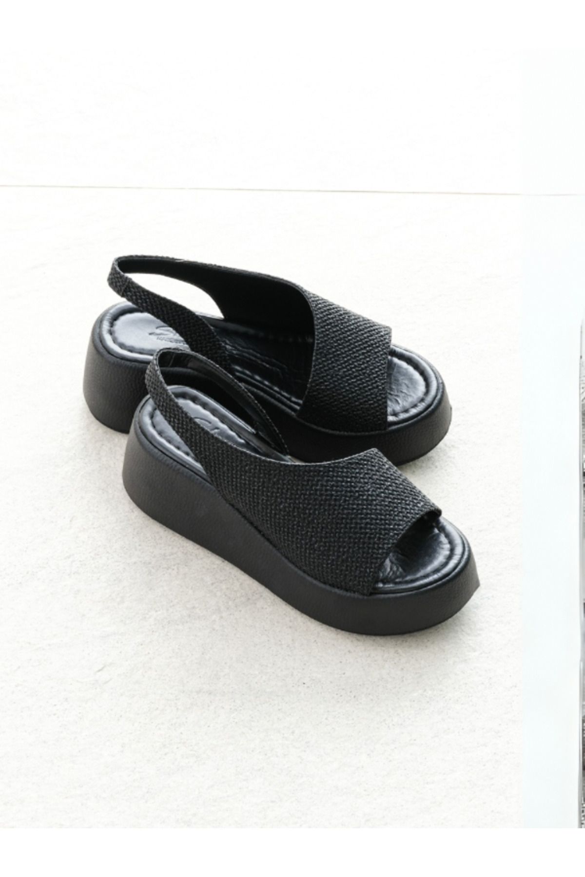 Munshoes Anna Dolgu Taban Kadın Sandalet