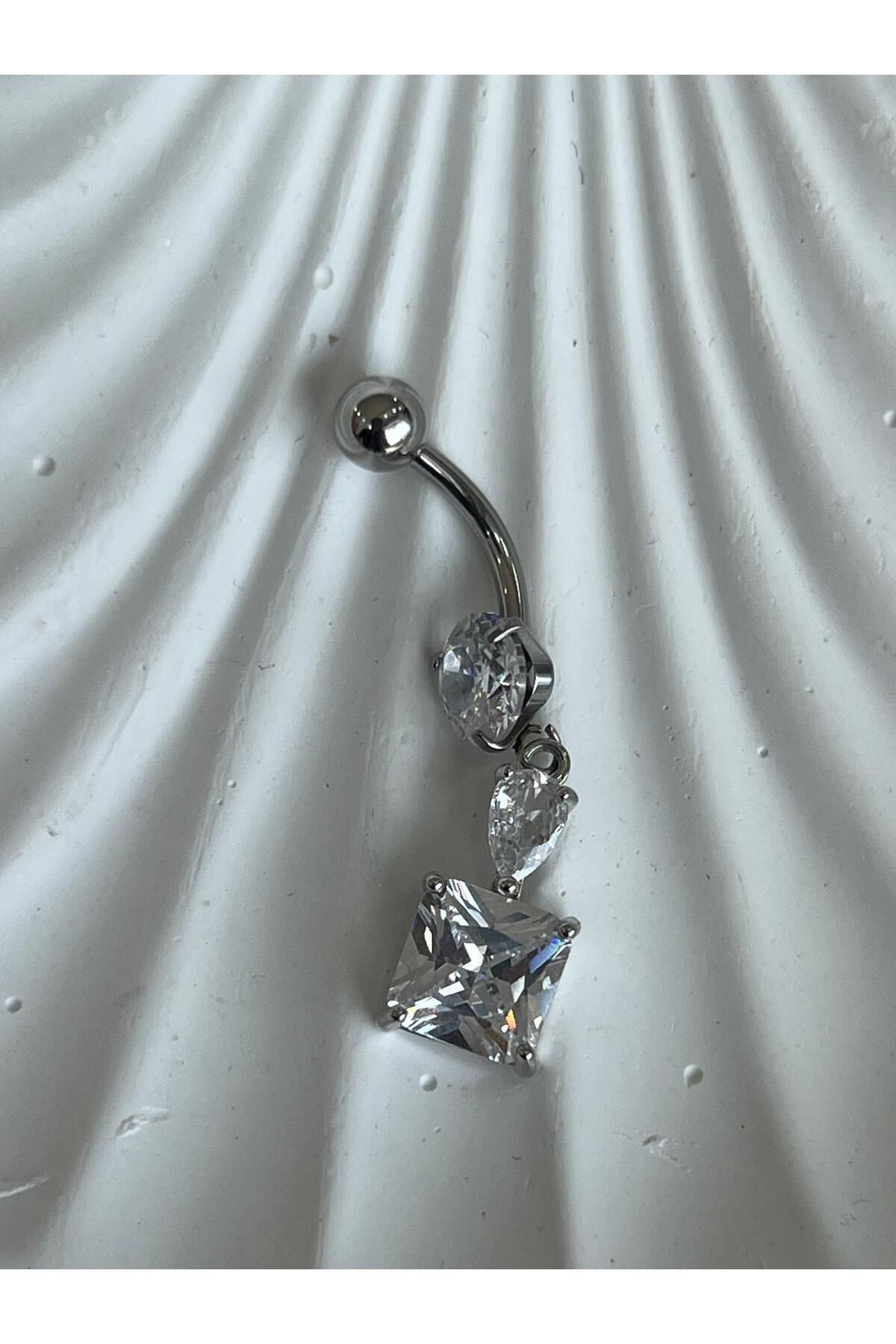 Meri Göbek piercing
