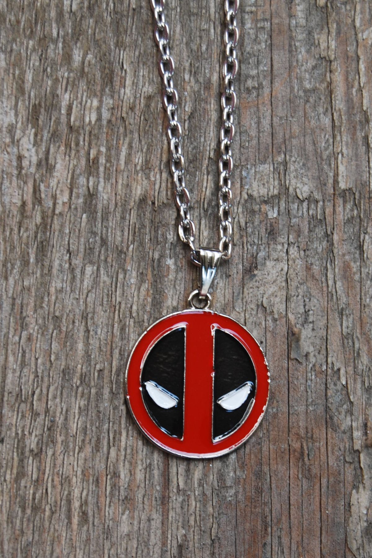 Rua Jewelry Deadpool Maske Kolye Kırmızı - Mineli Gümüş Renk Klasik Zincirli