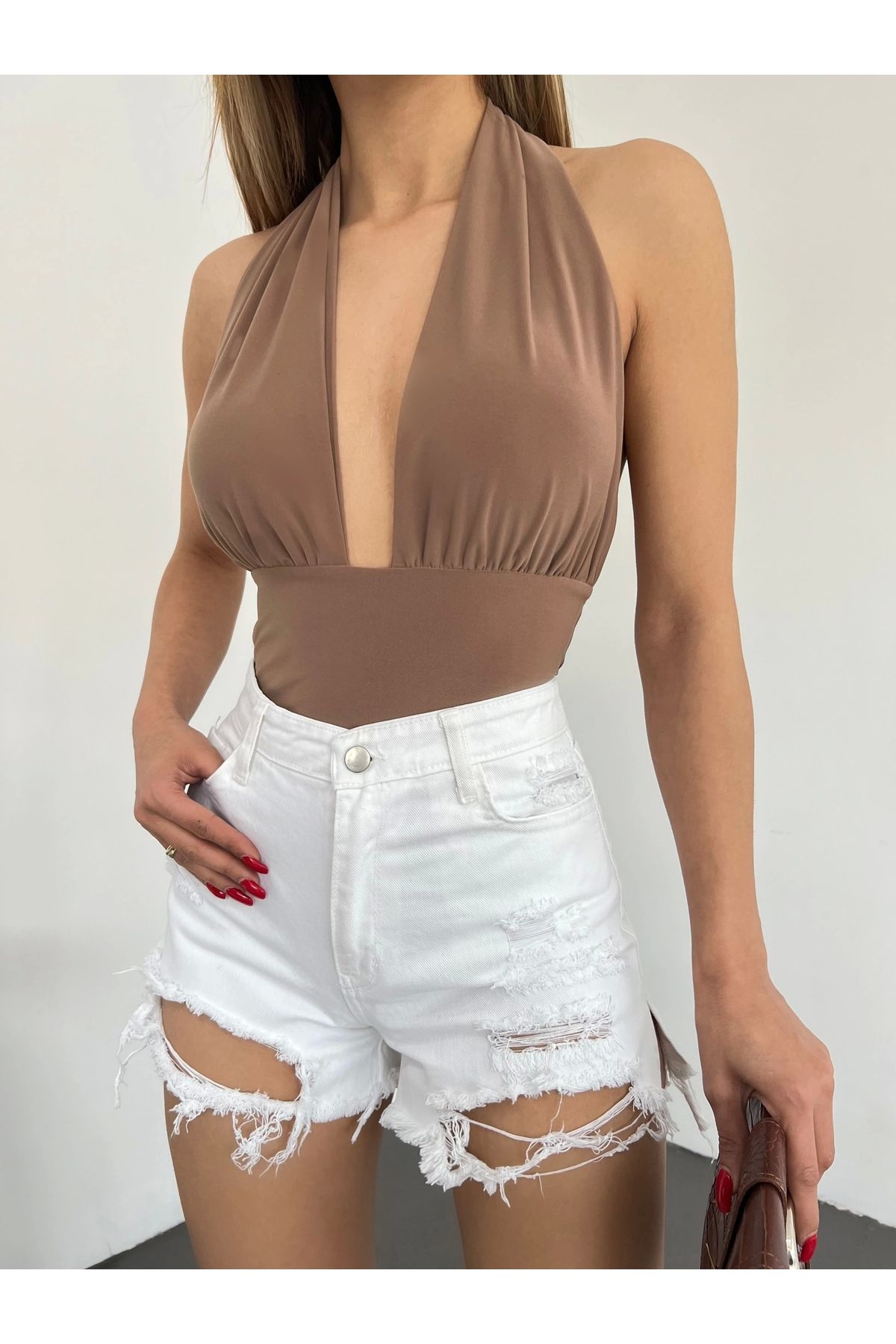 Nateli Yıkamalı Lazer Yırtıklı Mini Denim Şort