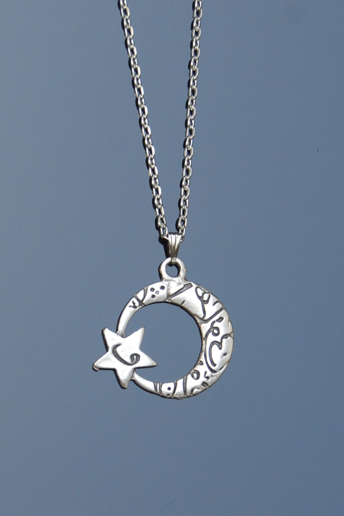 Rua Jewelry Vav Harfli Ay Yıldız Kolye - Antik Gümüş Kaplama Klasik Zincirli
