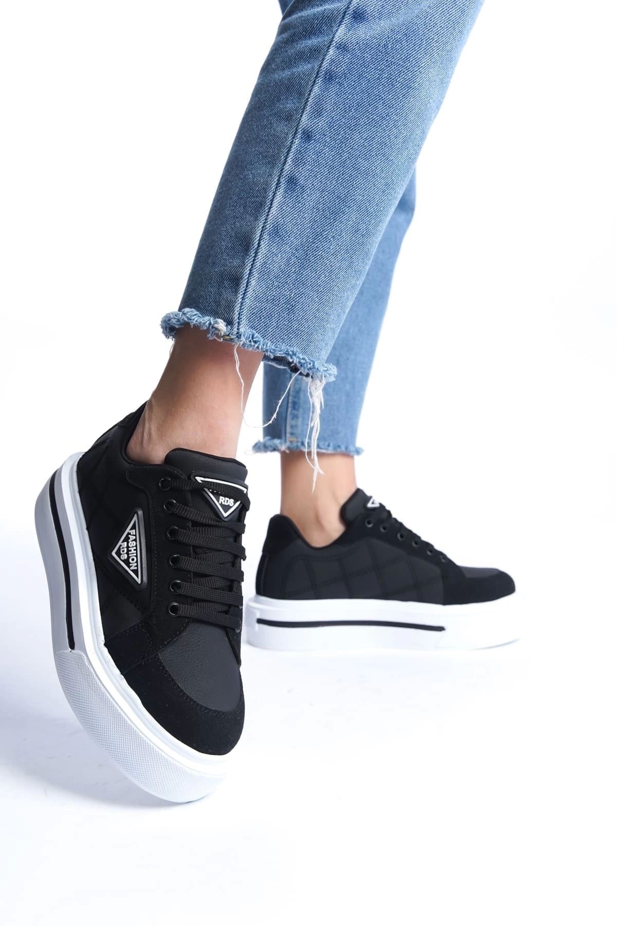 Joy Ayakkabı PRAG Bağcıklı Ortopedik Taban Desenli Kadın Sneaker Spor Ayakkabı BT - Siyah