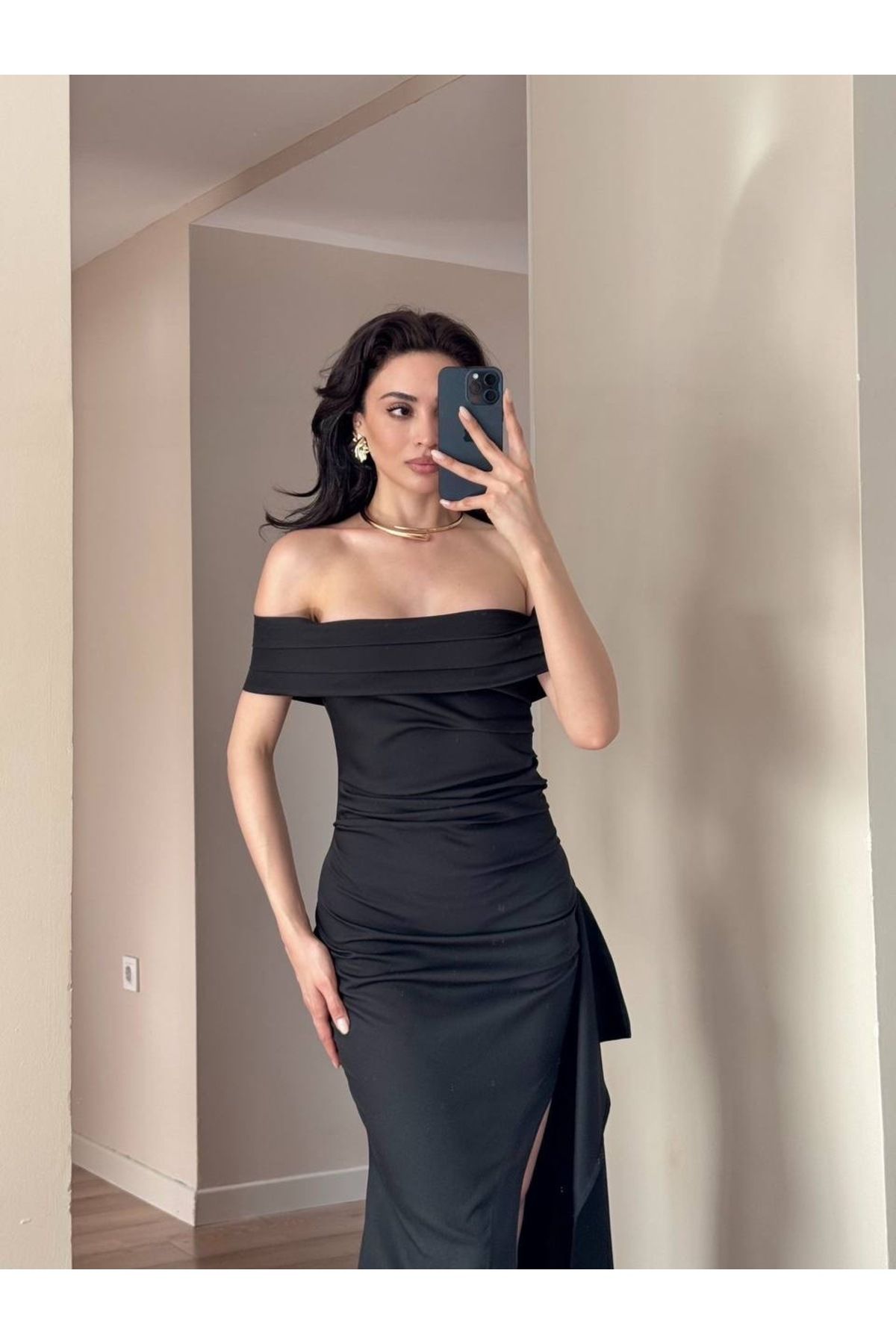 Naria Butik Kadın Yırtmaçlı Yakası Pileli Elbise