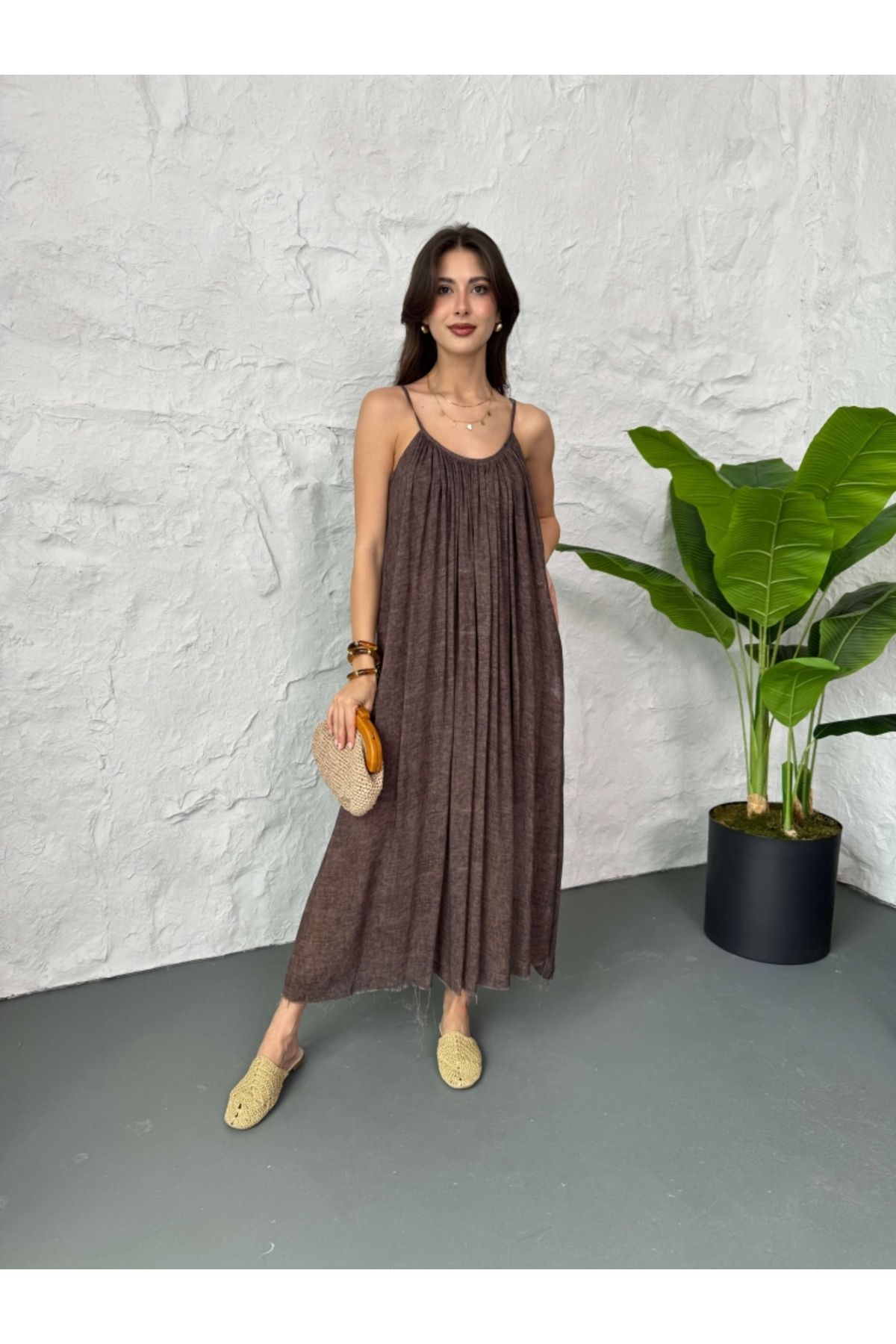 Elif Özbey Butik Kahve Yıkamalı İp Askılı Keten Elbise