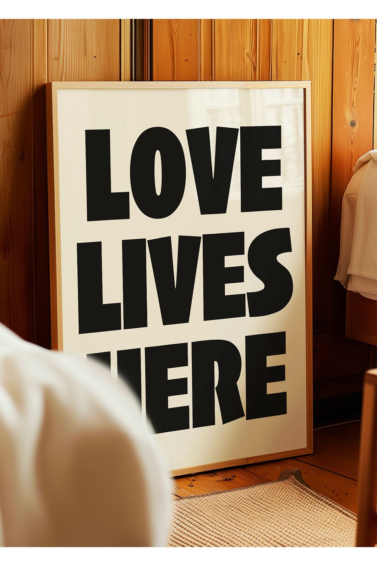 ARTHOUSECOLLECTIVE Love Lives Here – Siyah - Modern Tipografi Duvar Yazısı - Çerçevesiz Poster