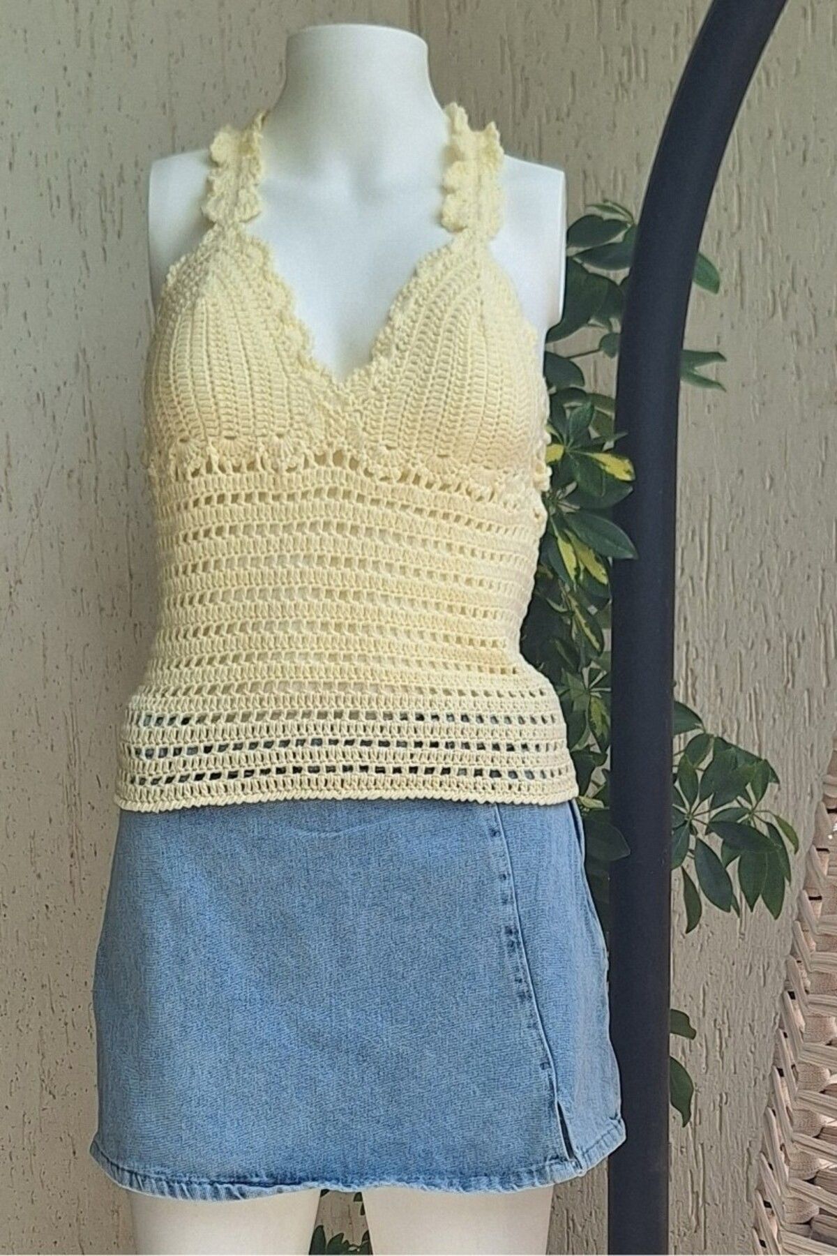 Butik KADIN SARI PAMUKLU COTON İPTEN HAND MADE EL ÖRGÜSÜ YAZLIK SIRTI ÇAPRAZ ASKILI BLUZ