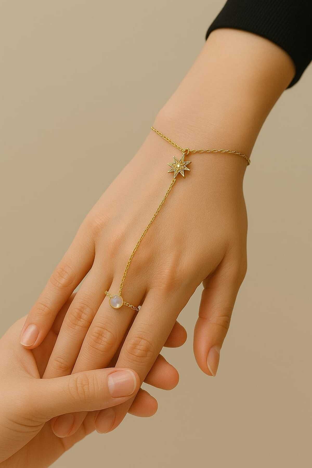 CLOVER JEWELRY Çelik Güneş Figür Zirkon Taşlı Şahmeran Bileklik