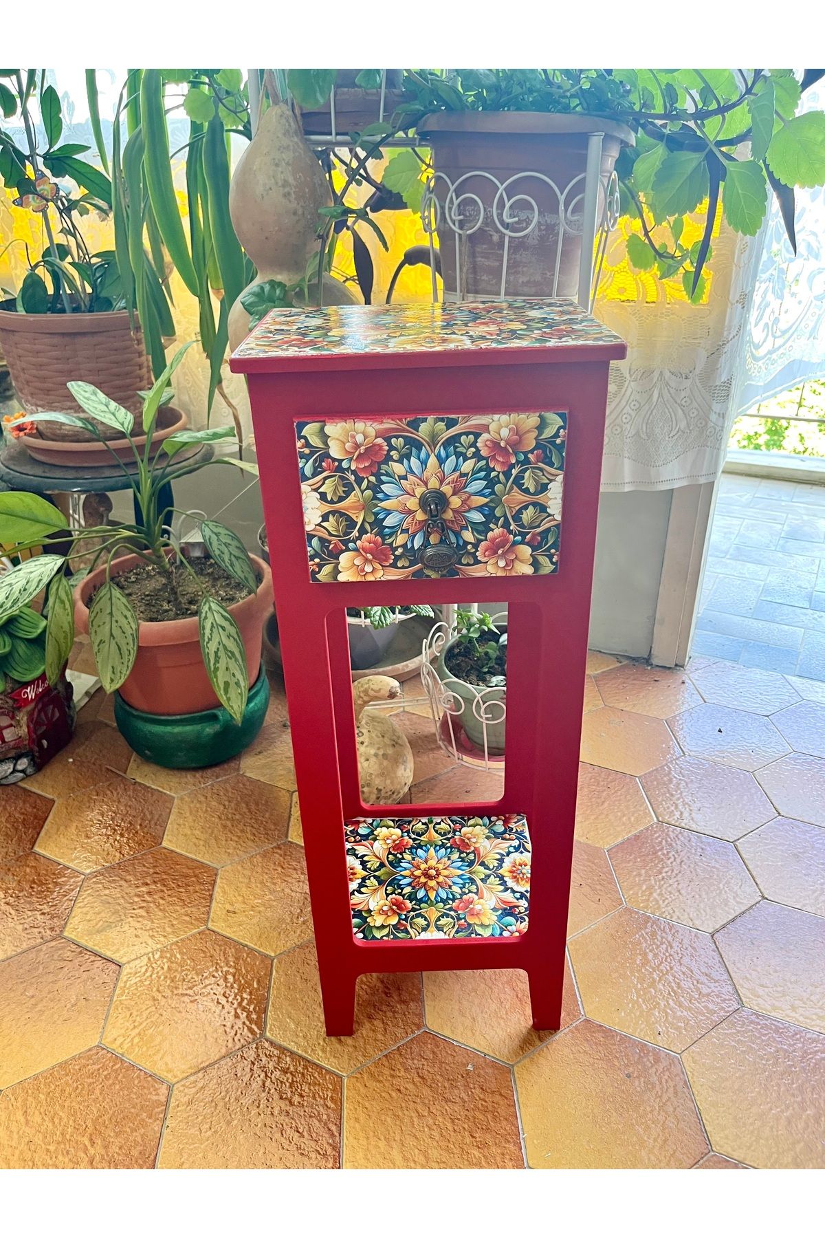 Bypinaryuksel Mini Ahşap Komodin ,Kırmızı Desen