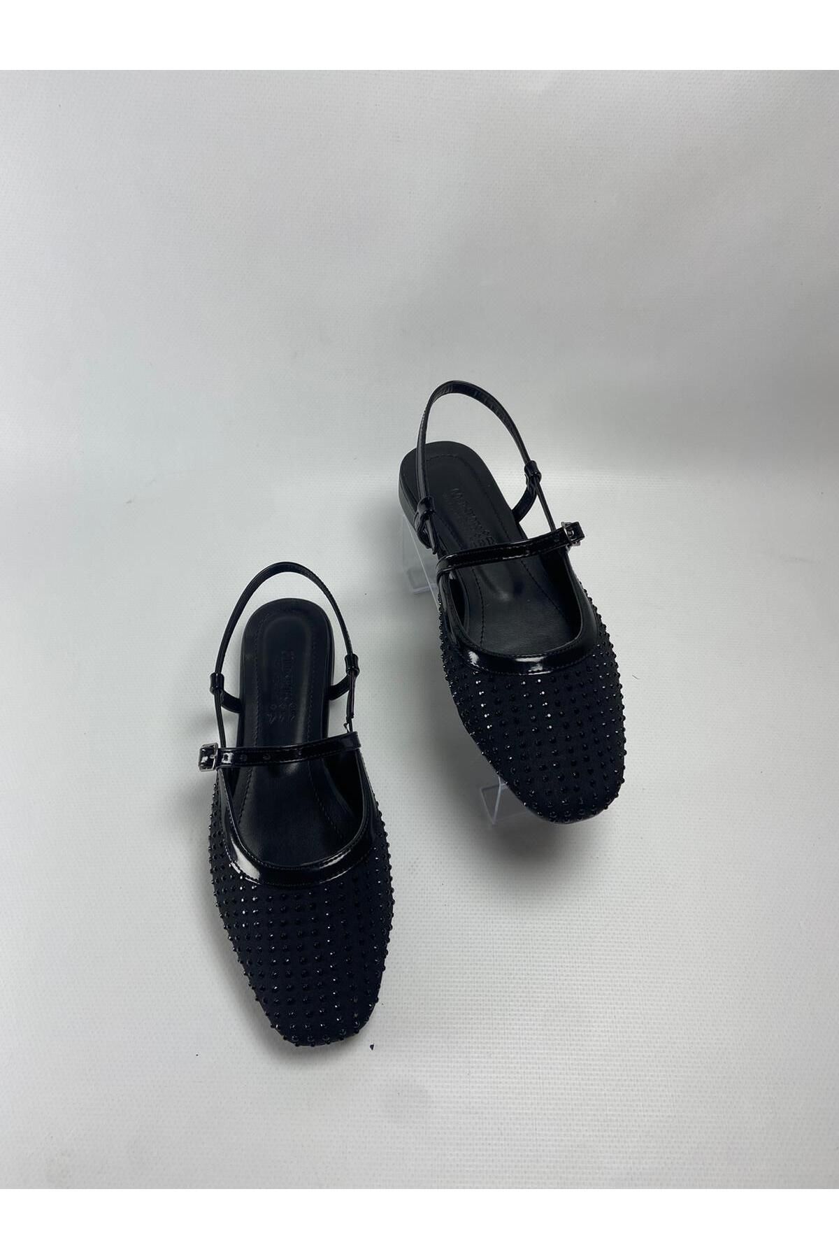 GOLD SHOES Daisy Siyah Saten Siyah Boncuk İşlemeli Sandalet