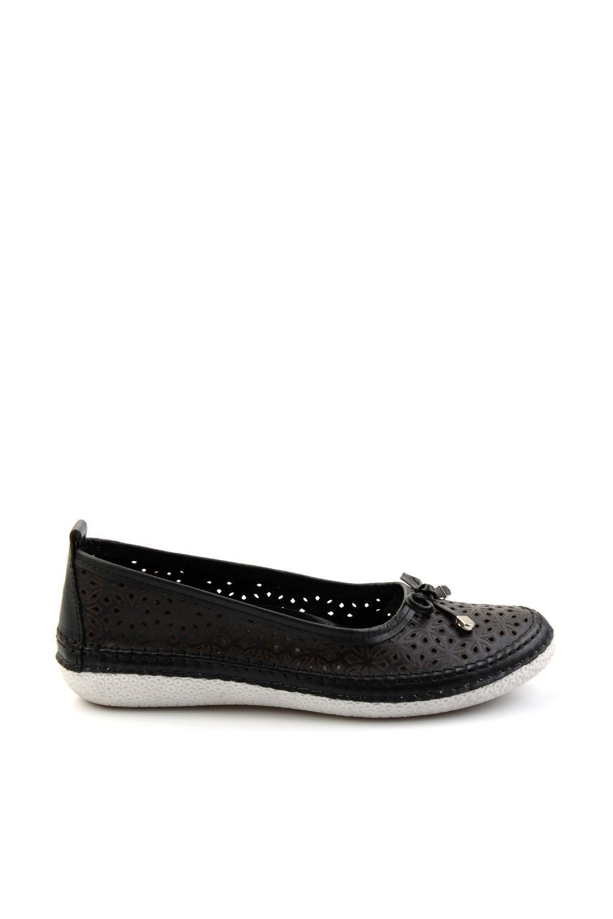 Bambi Siyah Leather Kadın Babet K01331096403