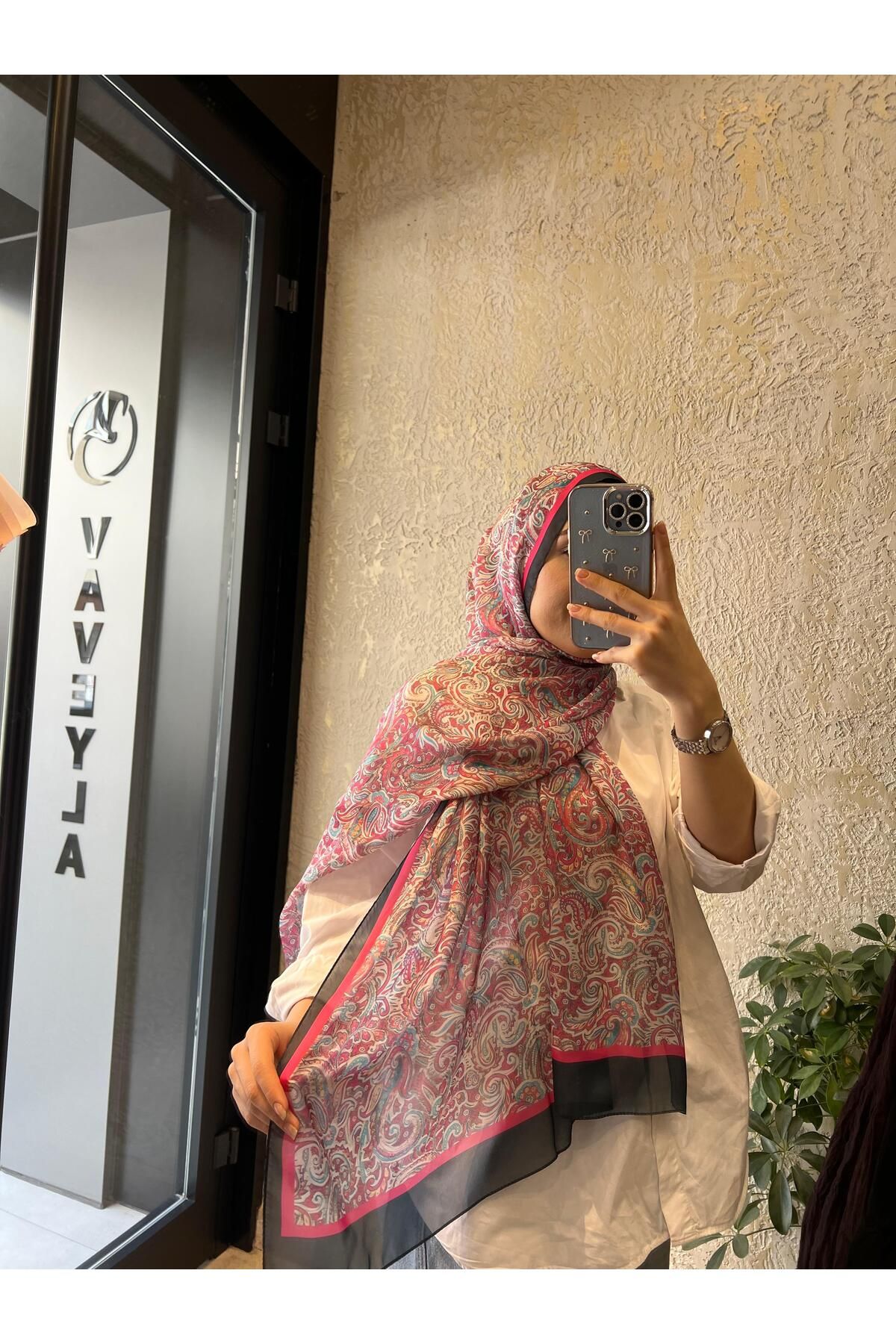 Vaveyla pembe etnik desenli hint ipeği şal
