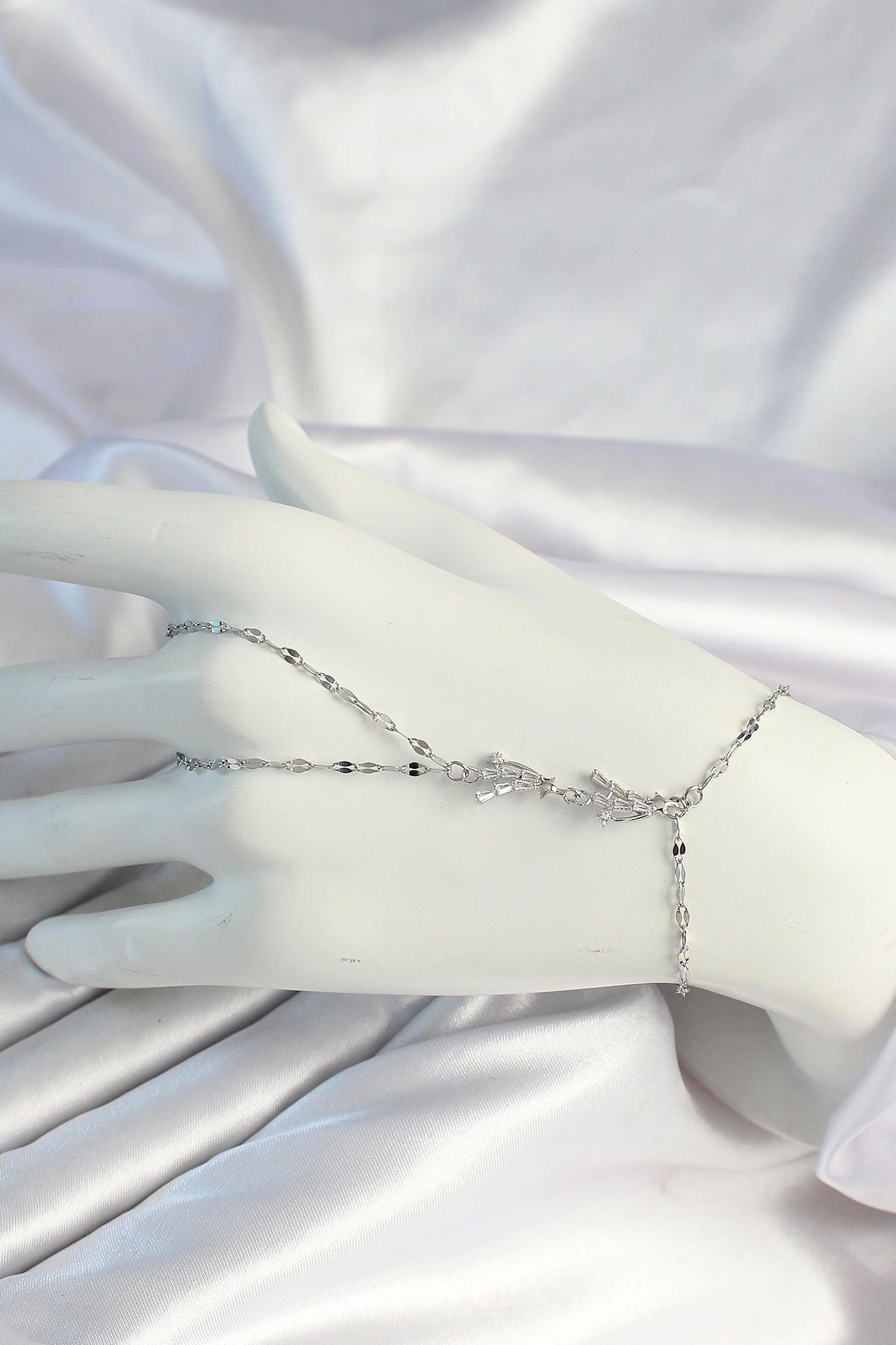 OurStyles 316L Çelik Zincirli Gümüş Baget Zirkon Taşlı Şahmeran - TJ-SN667