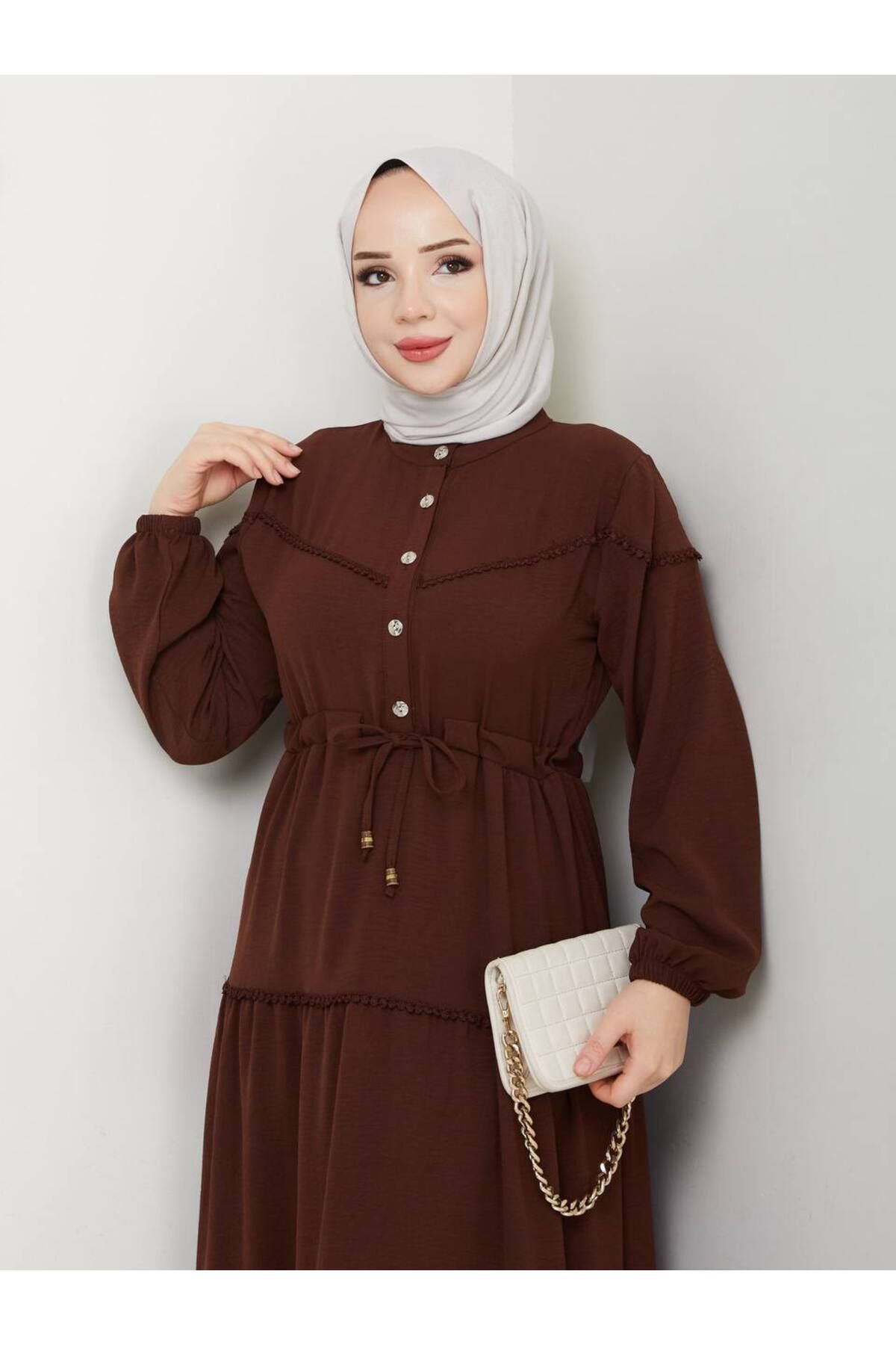 BURCU TESETTÜR BRC1155 DANTELLİ ÖNÜ PATLI ELBİSE