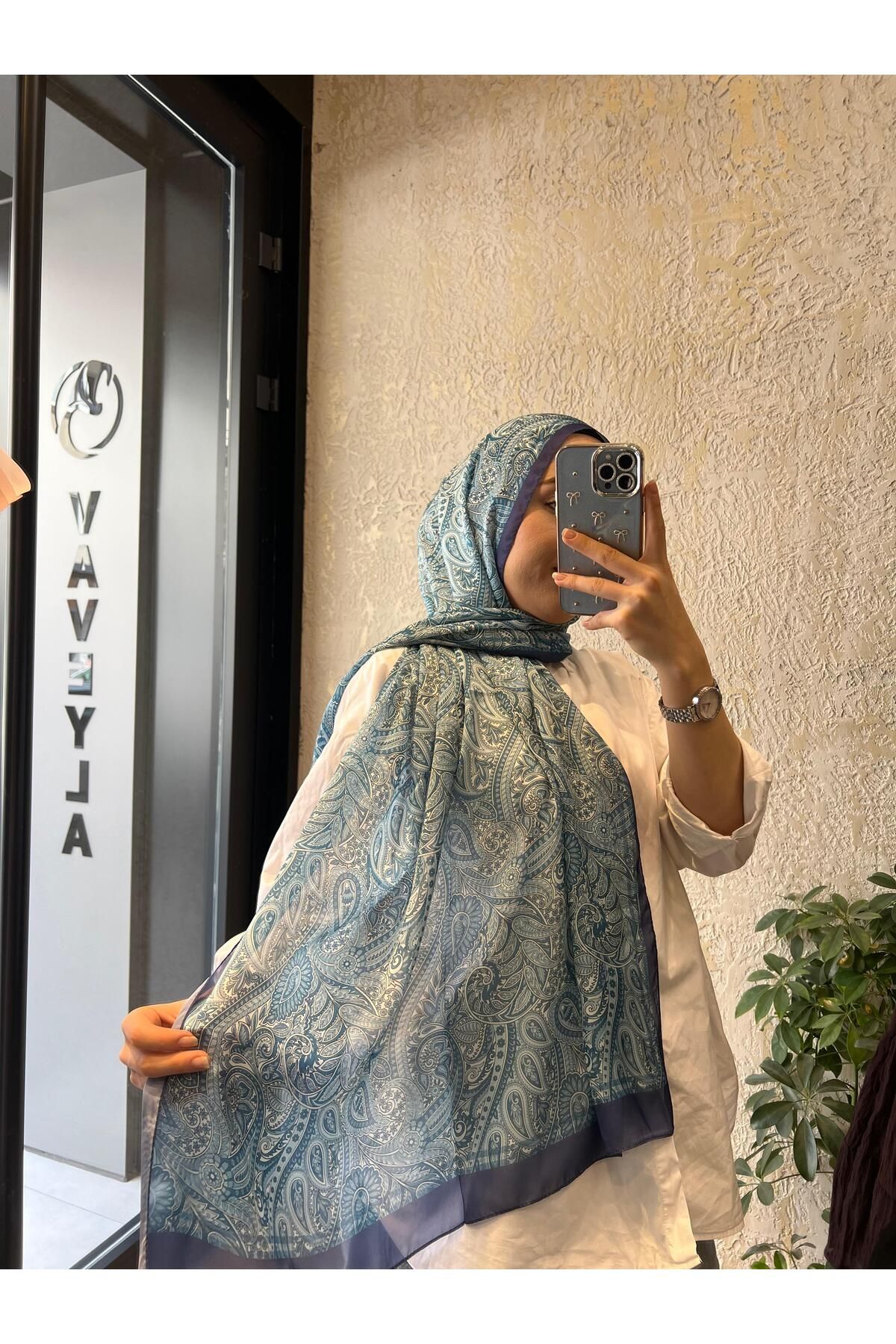 Vaveyla MAVİ ETNİK DESENLİ HİNT İPEĞİ ŞAL