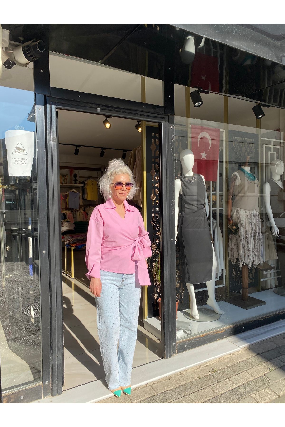 özlem adaşoğlu boutique PAÇA KESİK TAŞLI JEAN