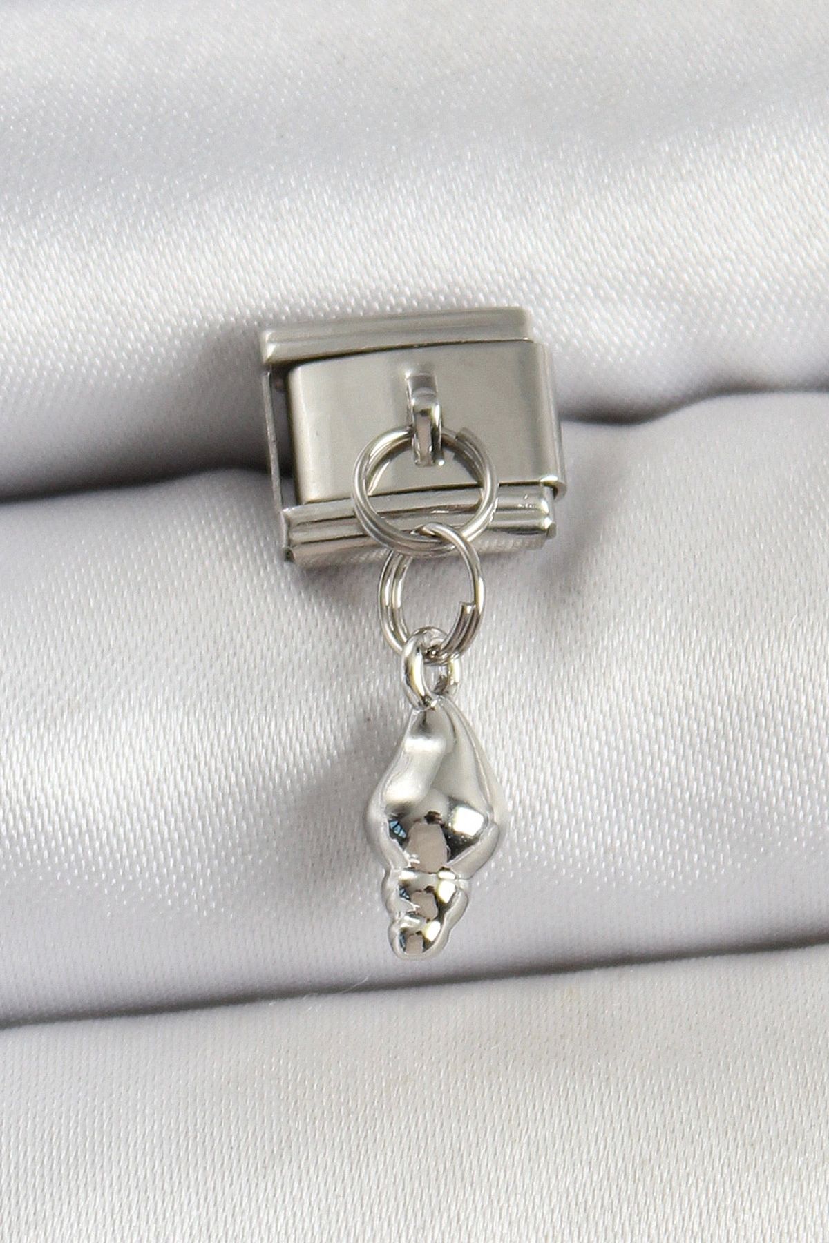 OurStyles 316L Çelik Sallantılı Deniz Kabuğu Model Gümüş Renk Nomination Charm - TJ-BC1452 - tarz