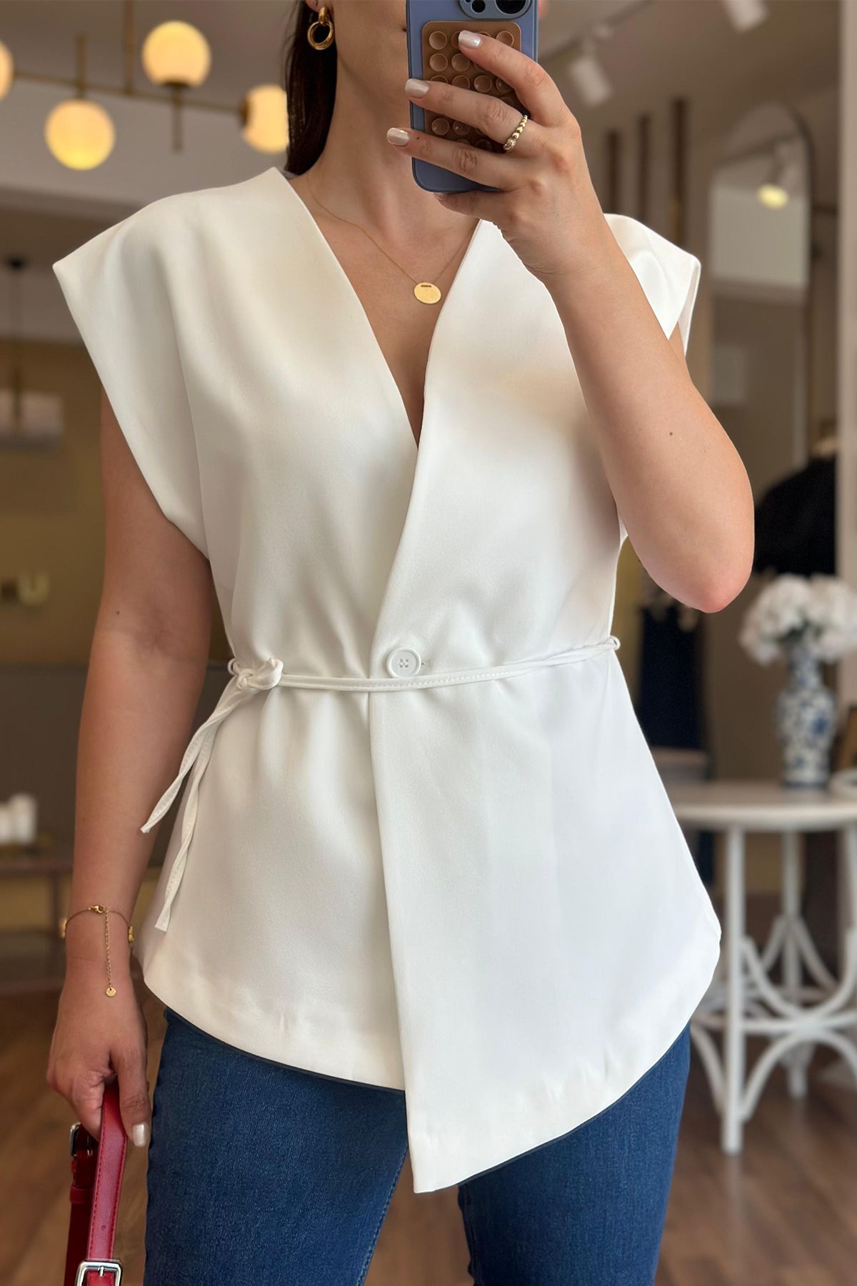 Unique Boutique Beyaz Astarlı Asimetrik Yelek