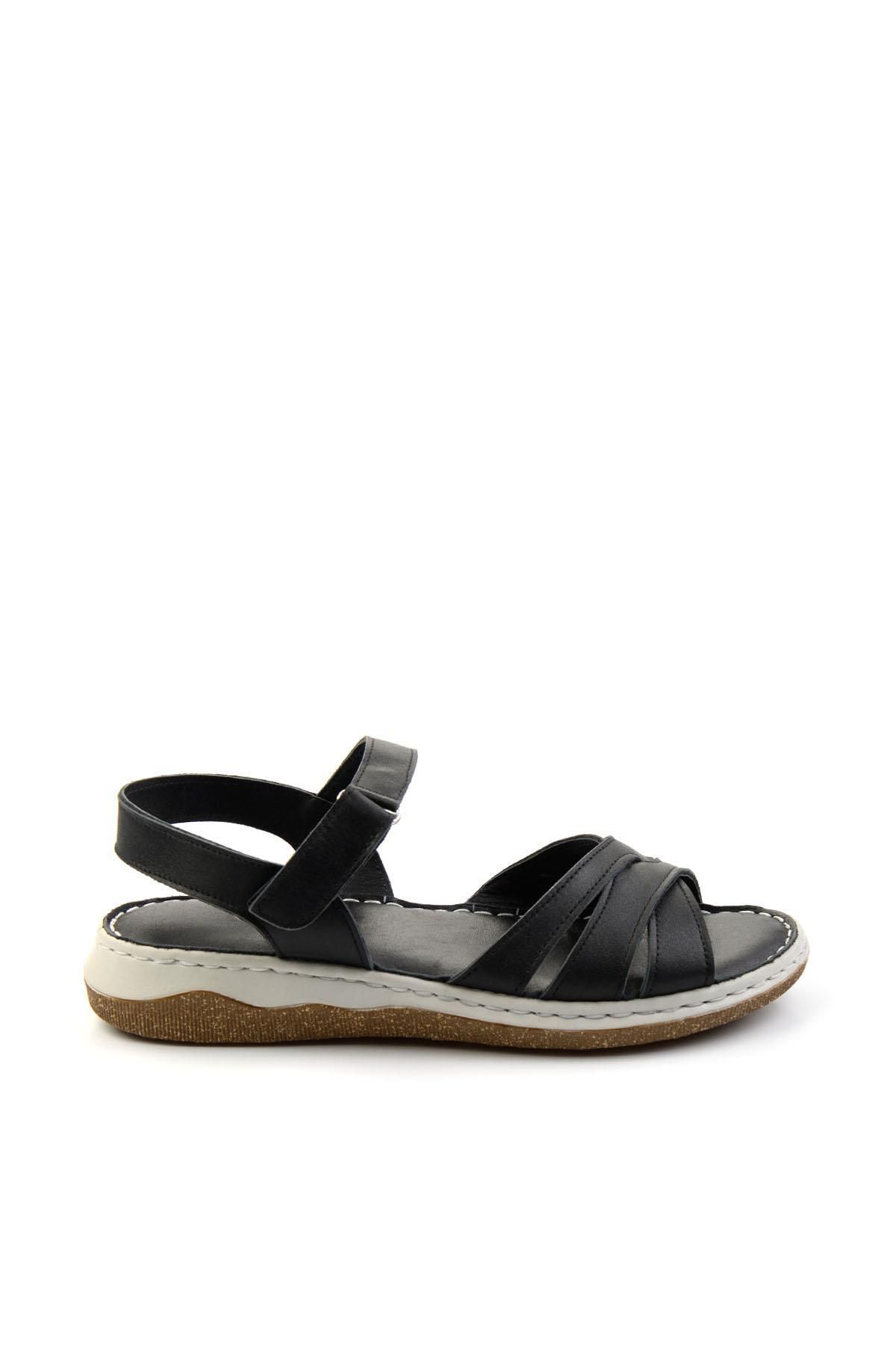 Bambi Siyah Leather Kadın Sandalet K05281018603