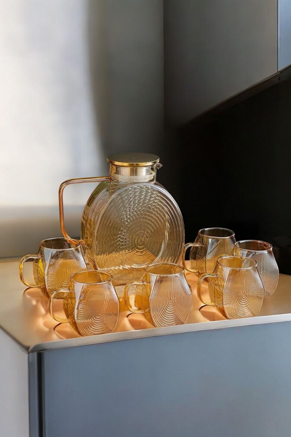 morponi Borosilikat Cam Amber Salyangoz Desenli 6 Adet Bardaklı Cam Demlik & Sürahi 2500 Ml