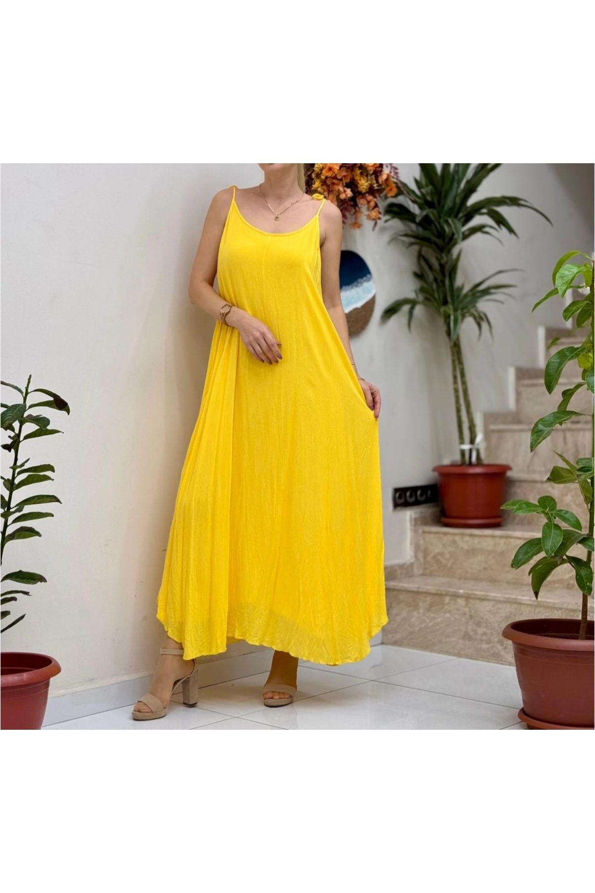 Butik Şans Askılı Yırtmaç Detaylı Vual Dokuma Elbise