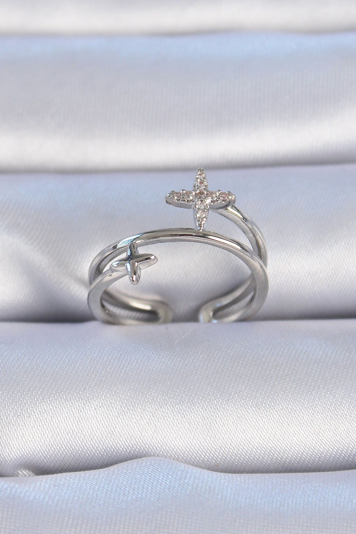 Angel Of Life Pirinç Gümüş Renk Zirkon Taşlı Yıldız Model Kadın Yüzük - TJ-BYK3329