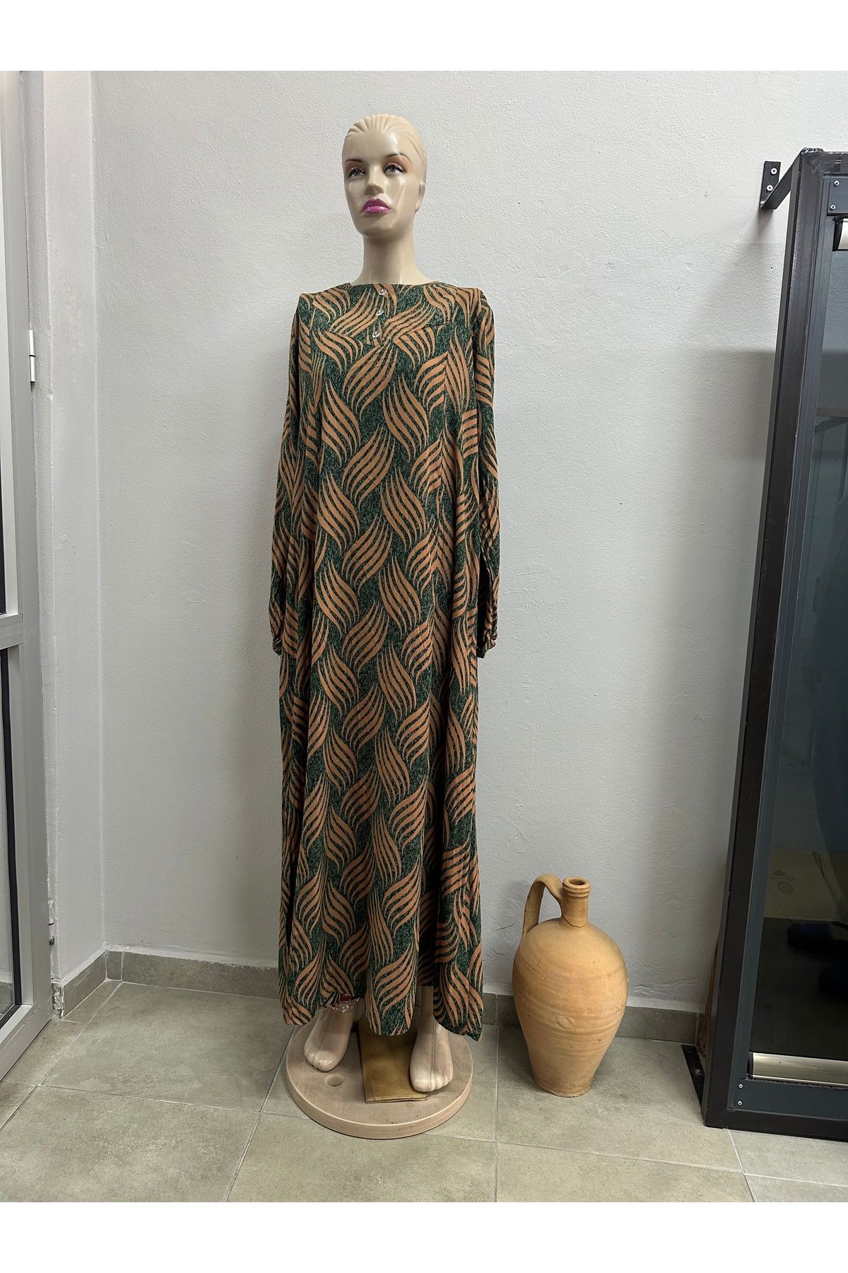 Zülal İthal Kumaş, Yuvarlak Yaka, Lastik Kol, (56*2=112 cm. Göğüs/ Boy 140 ölçü YOK.