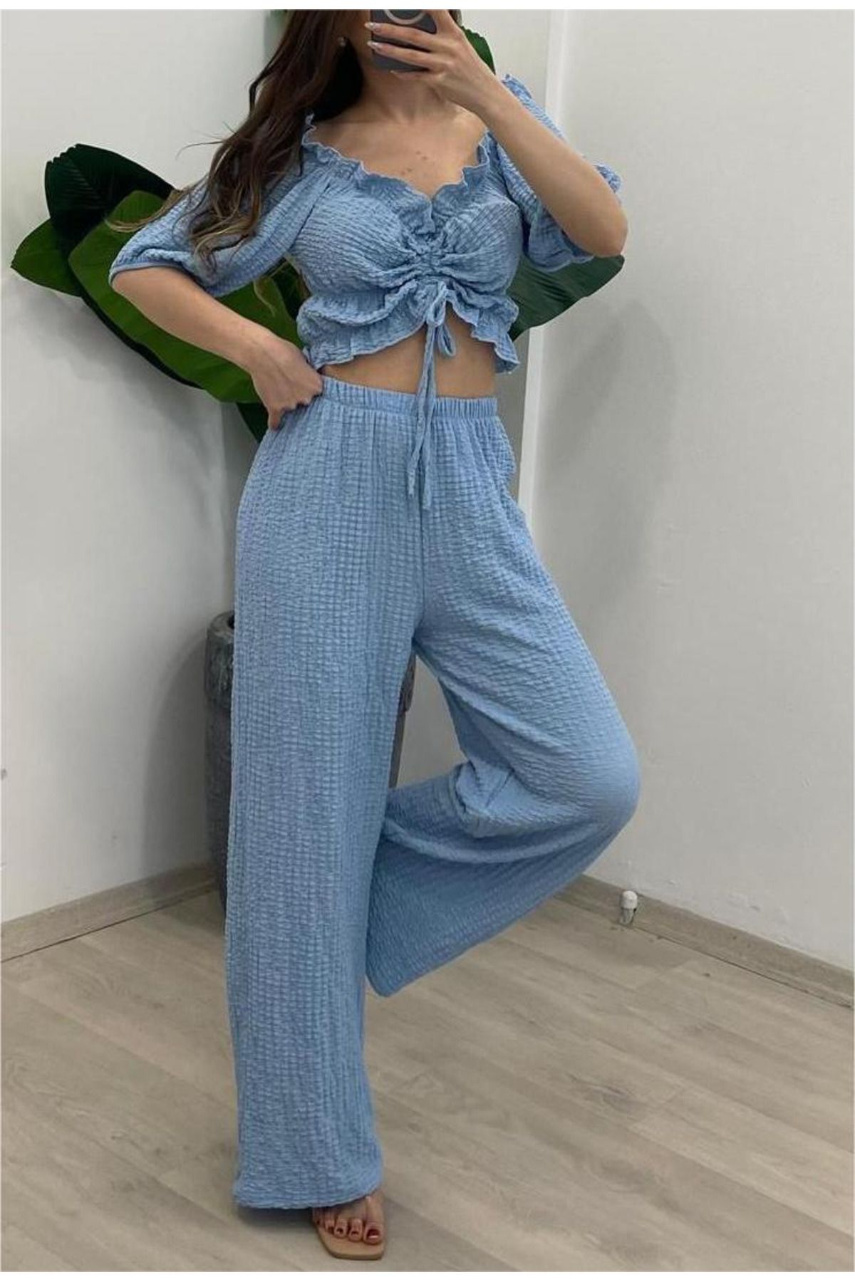 Butikdolabın Kadın Bürümcük Crop Bluz ve Pantolon Takım