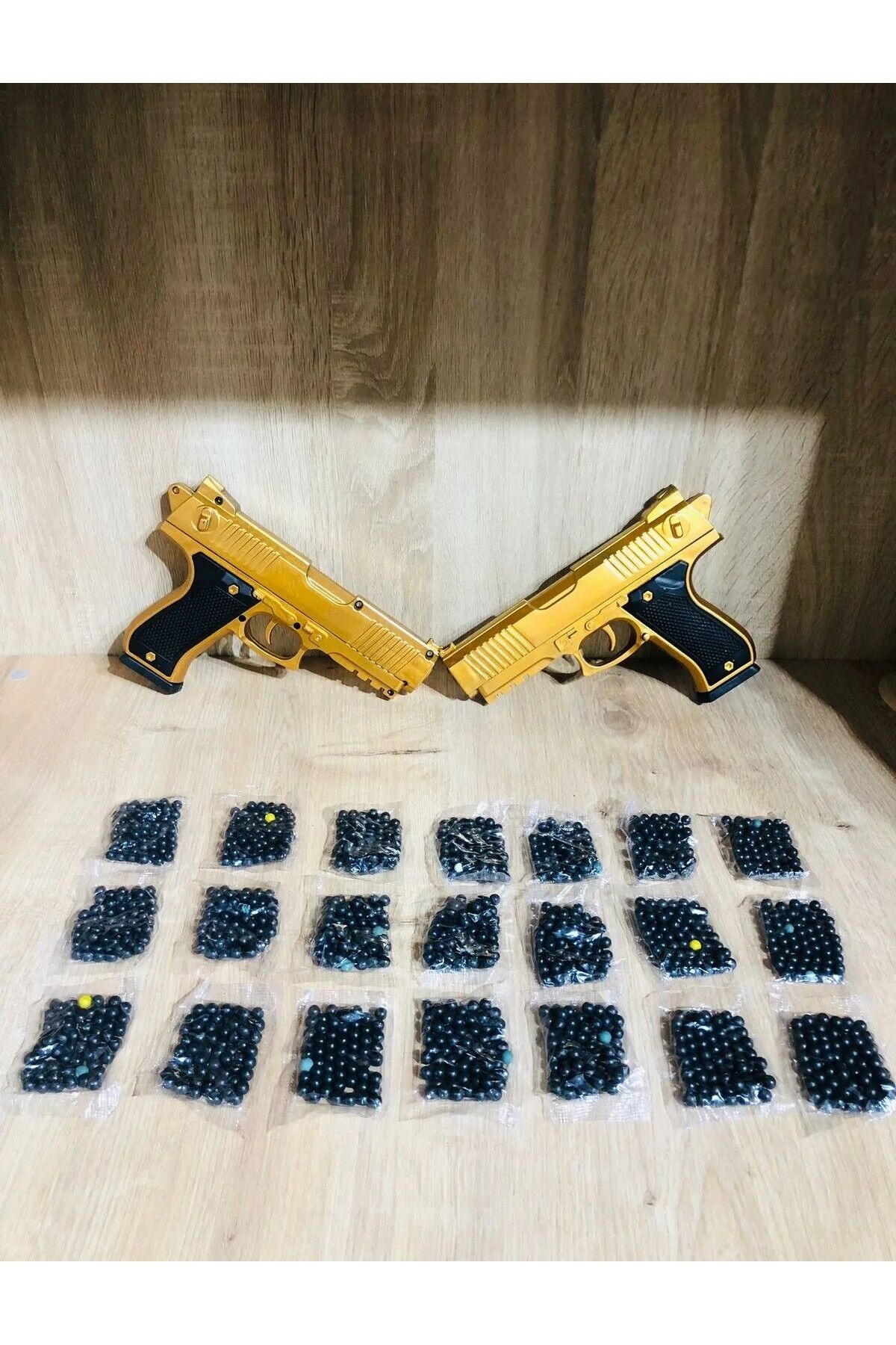 shop Oyuncak Tabanca Gold-Siyah ve Gümüş Renk Boncuklu Oyuncak Tabanca 1 Adet + 21 Paket Boncuk