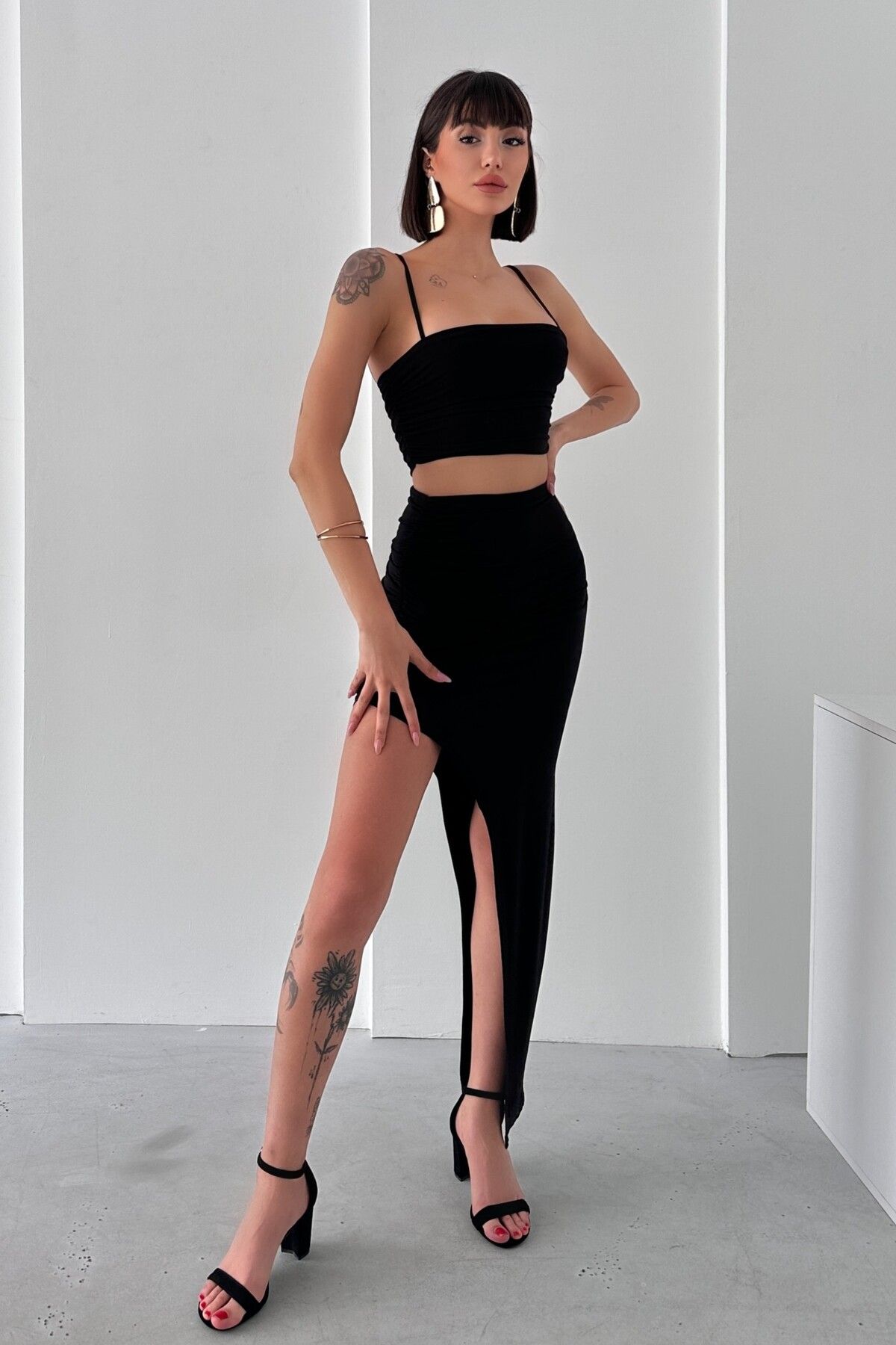 New Now ASKILI CROP , YIRTMAÇLI ETEK SANDY DRAPELİ TAKIM