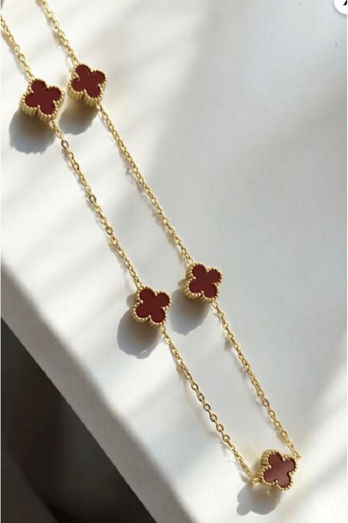 Eymen Gold Zincirli Bordo Yonca kolye