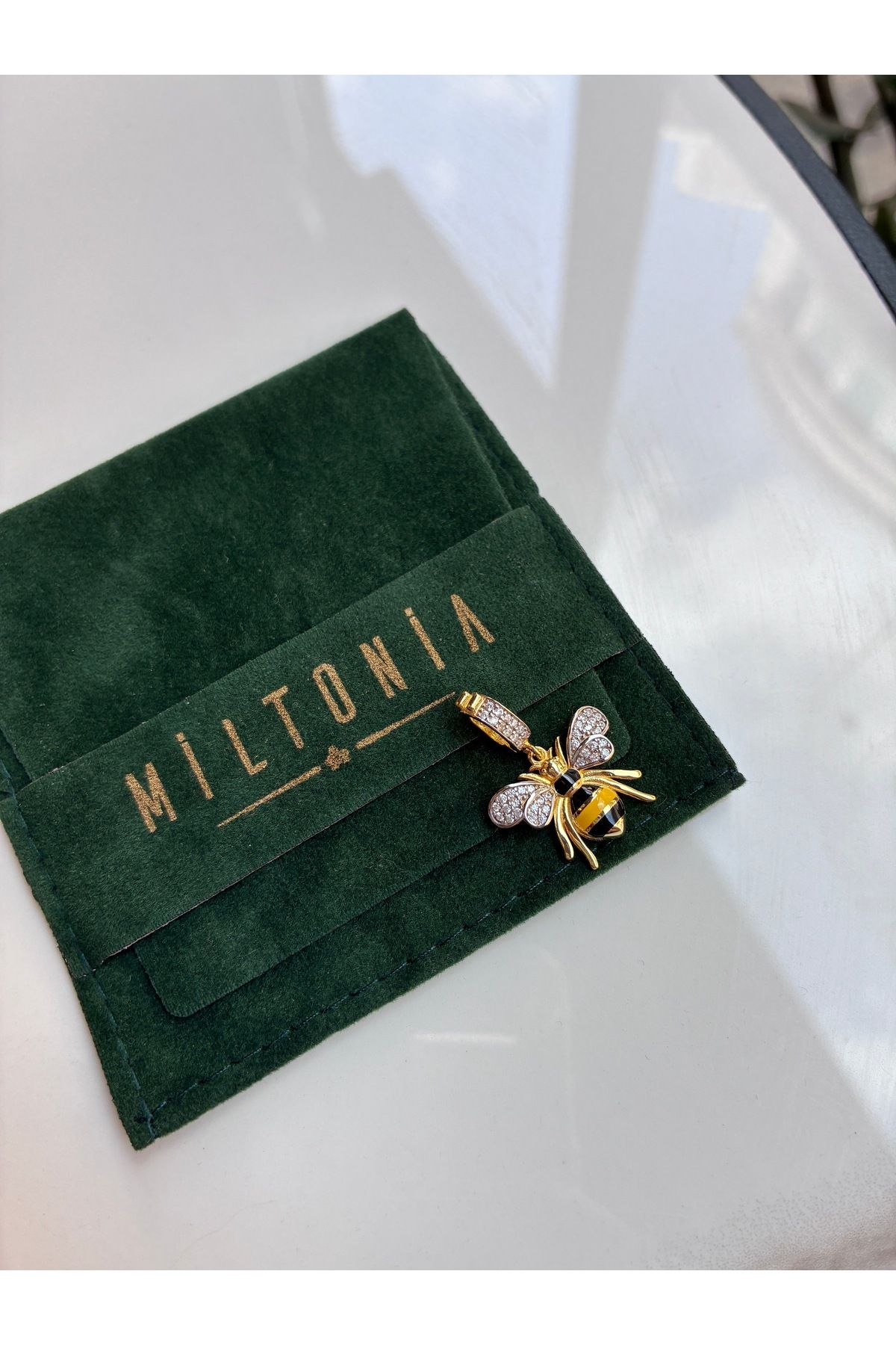 Miltonia Arı Ajda Charm 925s Gümüş