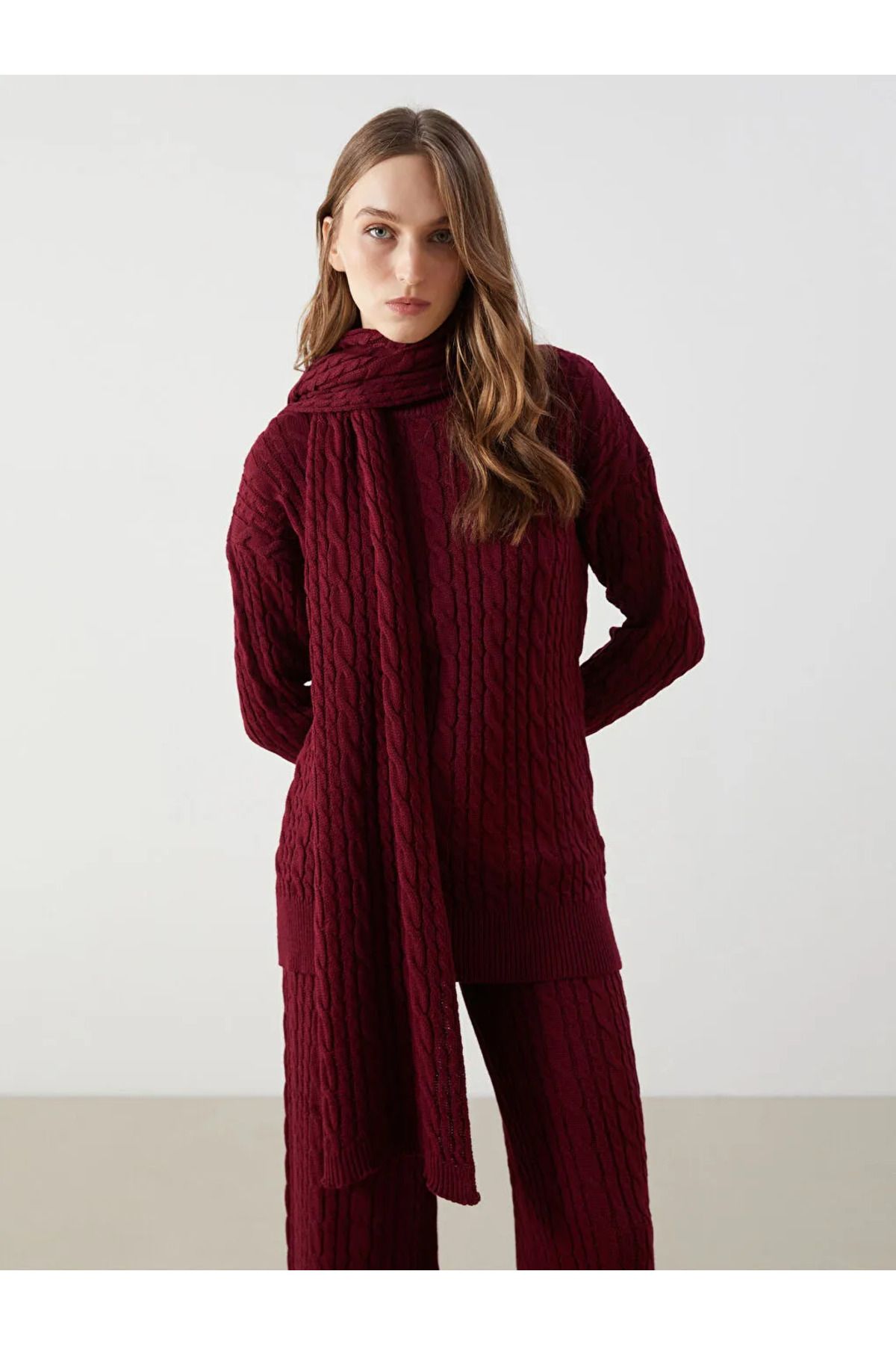 LC Waikiki LCW Modest Bordo Yarım Balıkçı Yaka Kendinden Desenli Kadın Triko Tunik