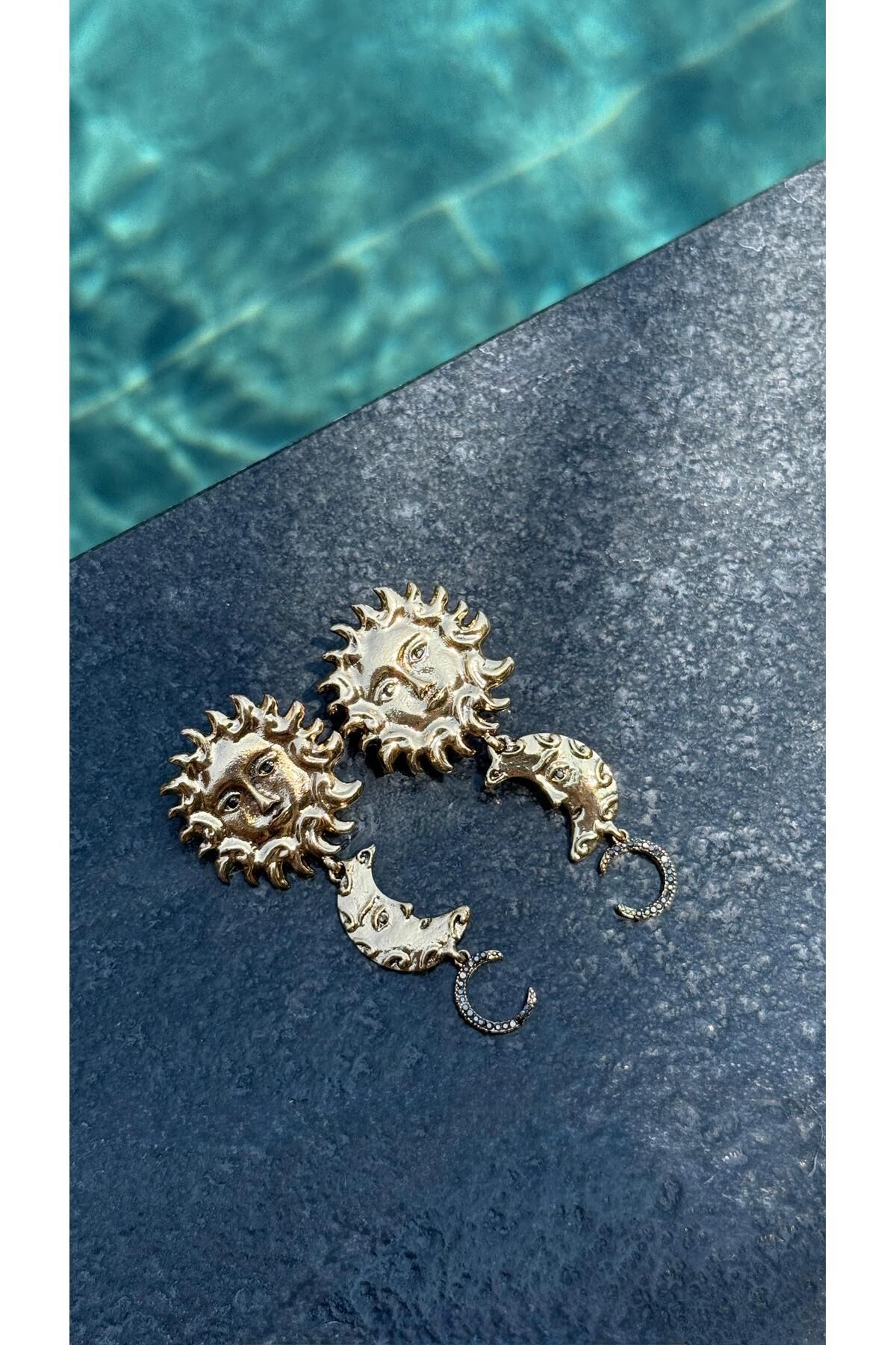 BY CANSU ACCESSORİES Lunaria Gold Küpe