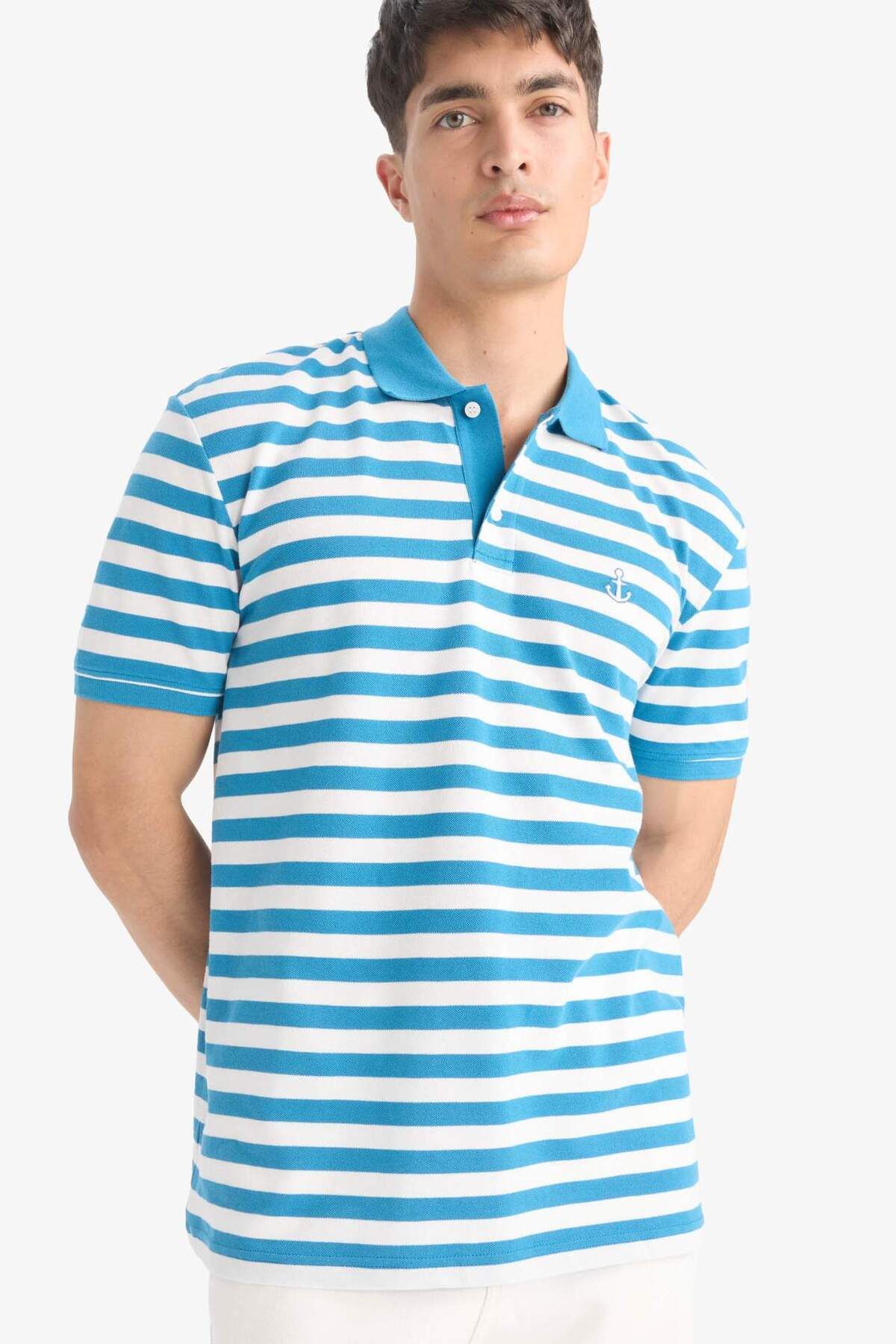 DeFacto Regular Fit Polo Yaka Kısa Kollu Çizgili Nakışlı Pike Polo Tişört E2631AX25SM