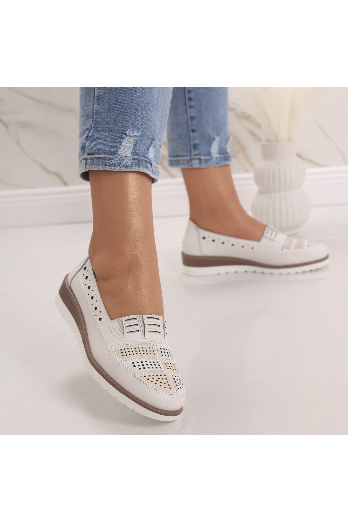 MODA STİL-Women's casual white shoes made of natural leather Saina, 39 3