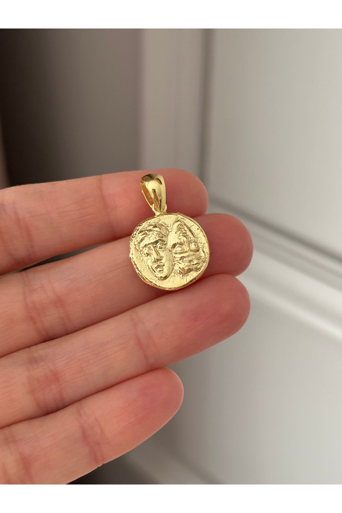 emy by emel luxury silver jewelry Altın Kaplama Madalyon Kolye Ucu 925 Ayar Gümüş