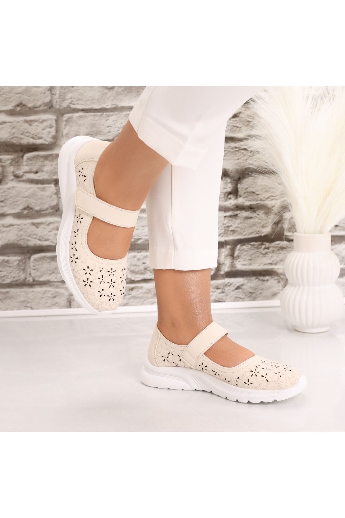 MODA STİL-Women's Casual Beige Shoes Made of Eco-Leather Lani, 36 4