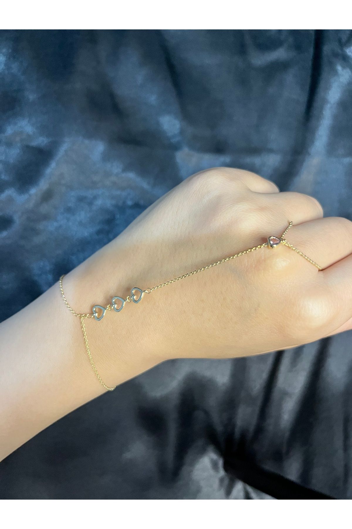 Fam&Co Jewelry Altın Renk Üç Kalpli Ayarlanabilir Şahmeran - Zarif El Takısı