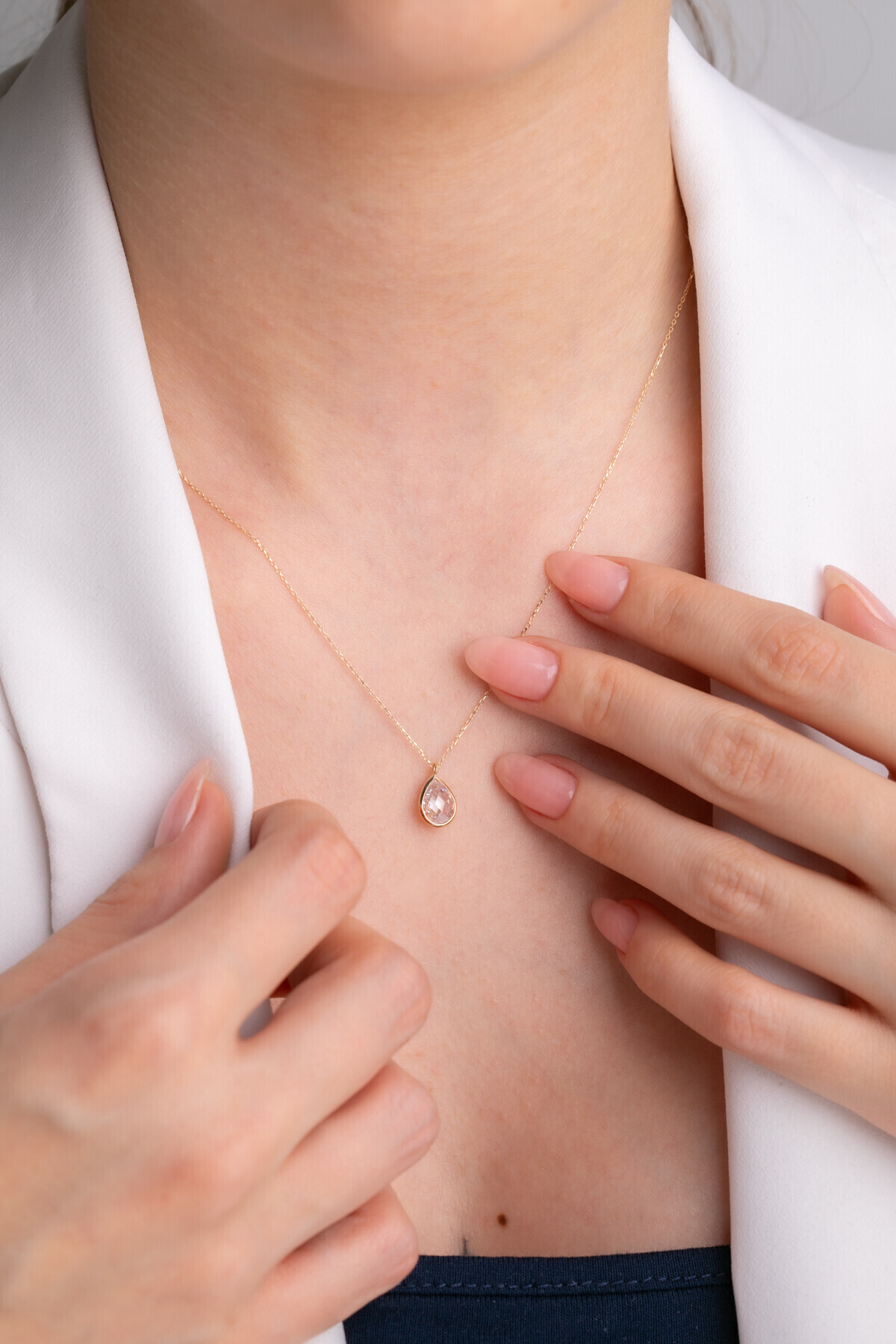 Kolyecik 14 Ayar Altın Beyaz Damla Taş Kolye