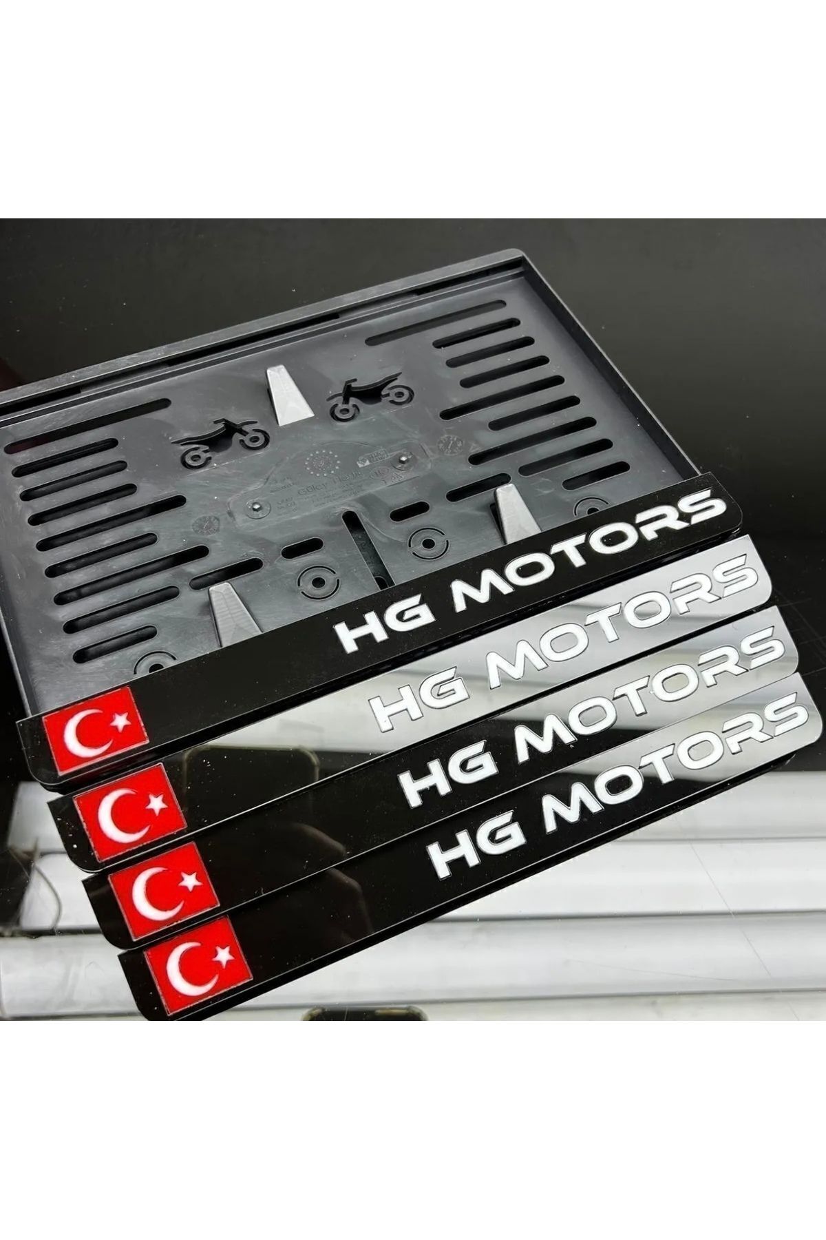 ARGECNC Motor pleksi plakalık kişiye özel istenilen yazı yazılmakta