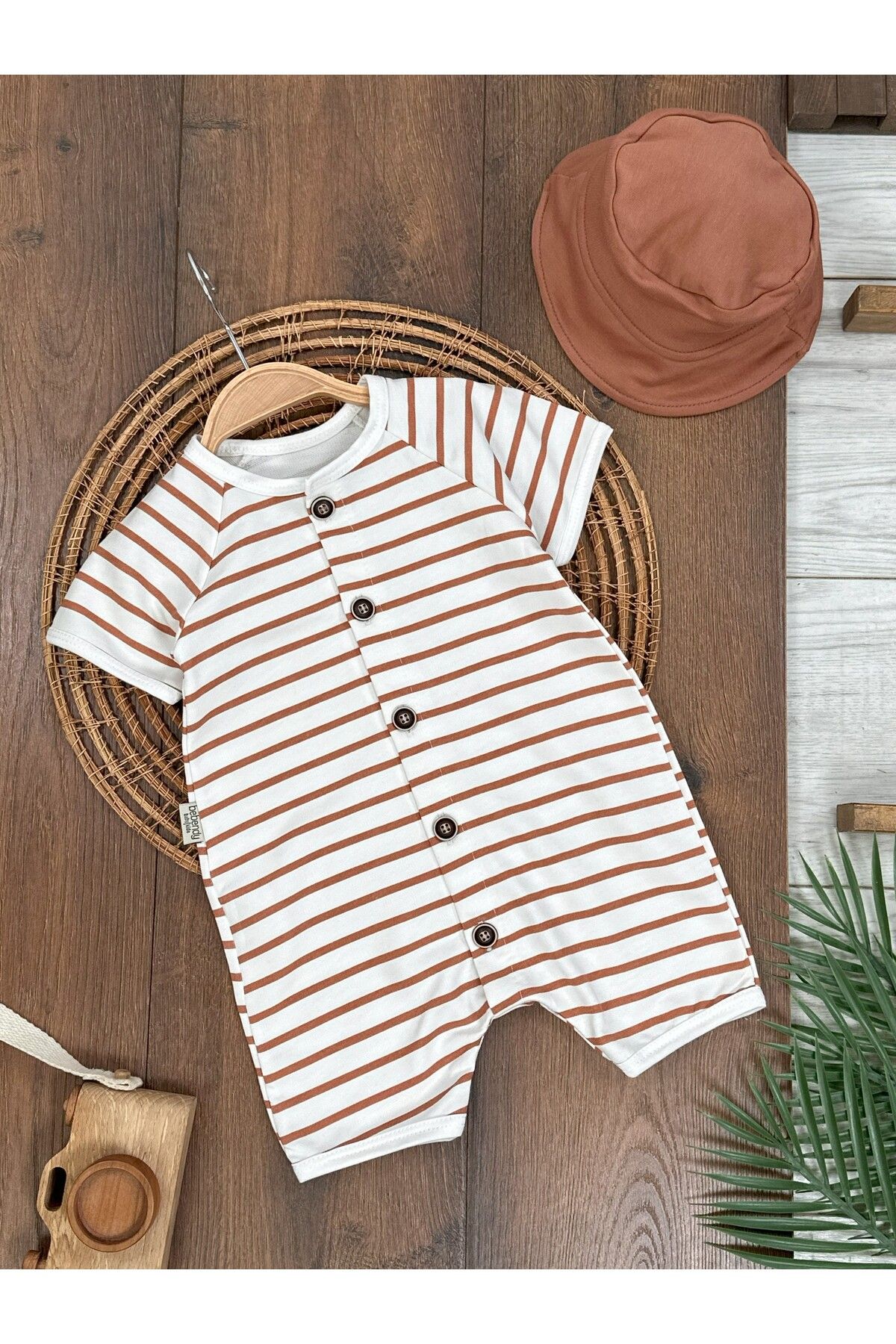 Baby Waka DÜĞME DETAYLI ÇİZGİLİ SAFARİ ŞAPKALI ERKEK BEBEK TULUM