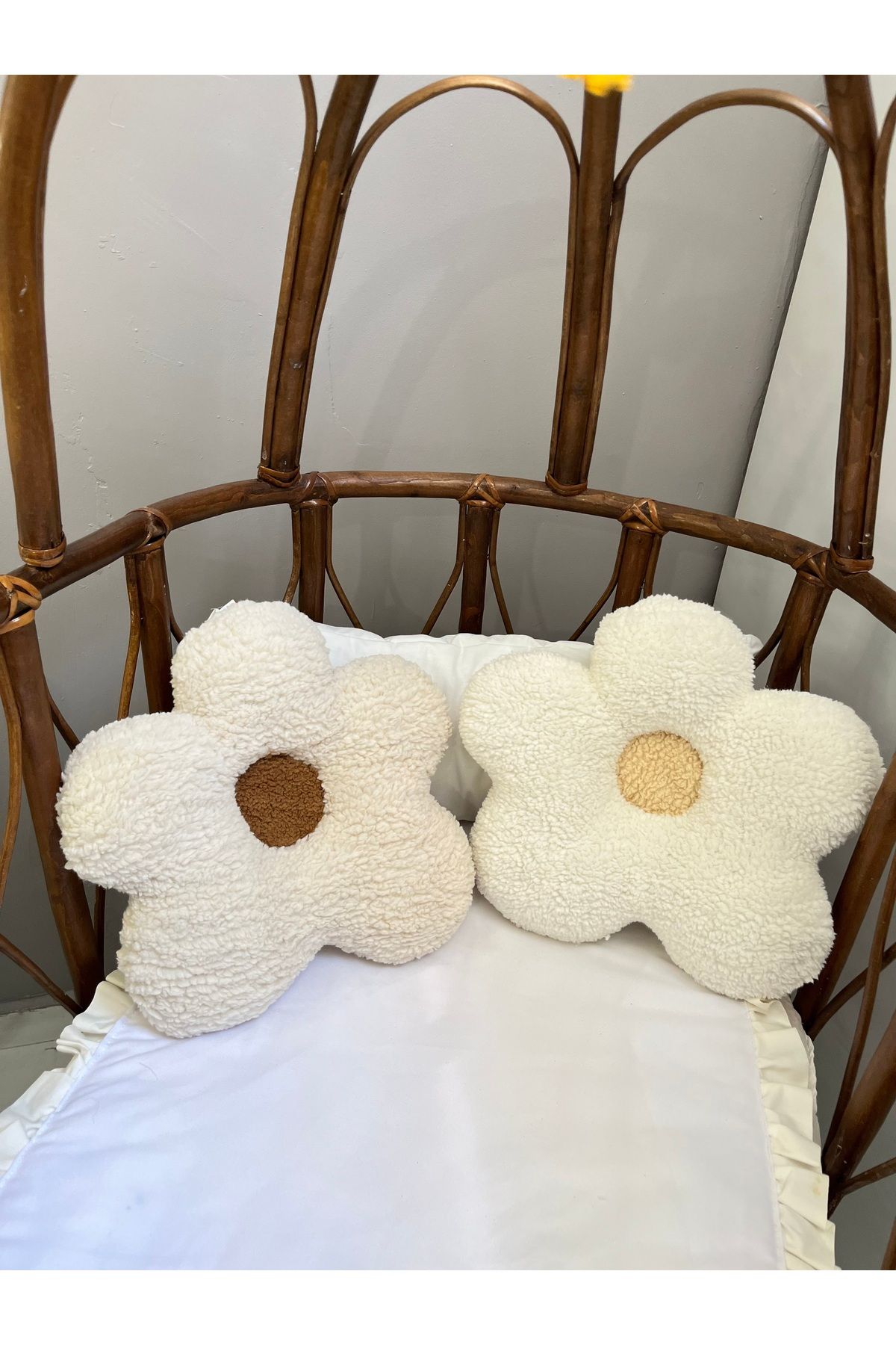 Cherry Bloom Cotton 2'li Papatya Yastık Ekru ve ortası sarı krem